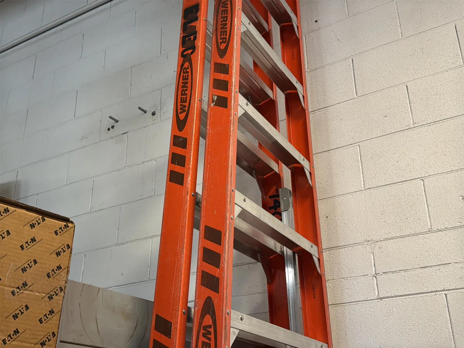 Werner 14’ Fiberglass Ladder, photo 5 of 8