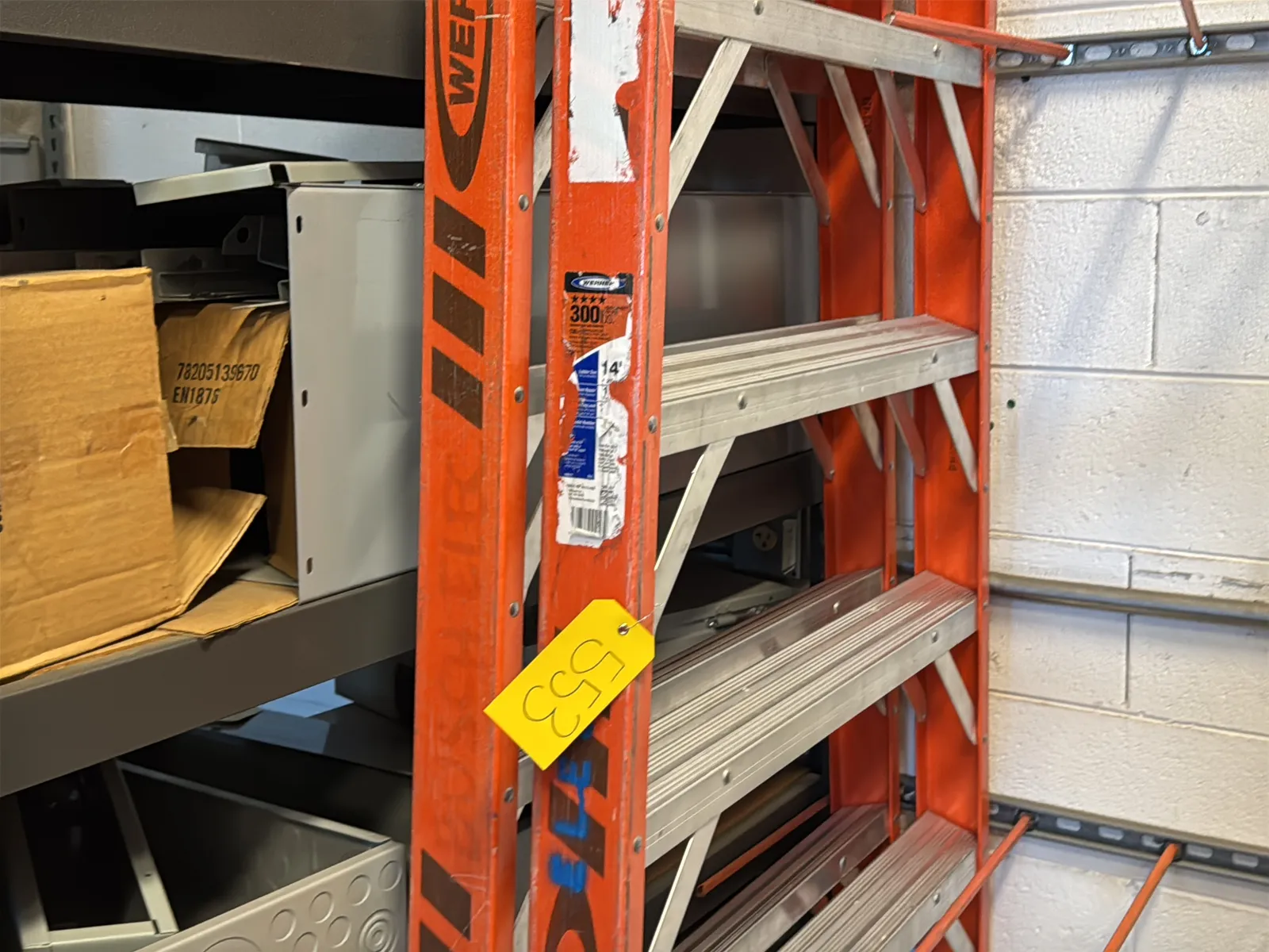 Werner 14’ Fiberglass Ladder, photo 4 of 8