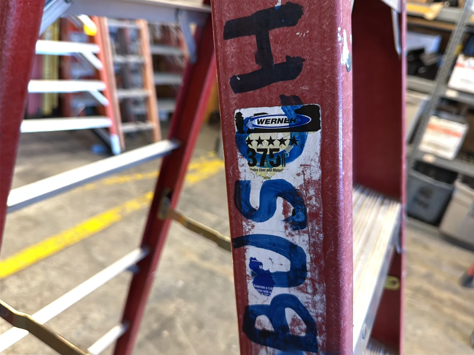 Werner 6’ Fiberglass Ladder, photo 6 of 7