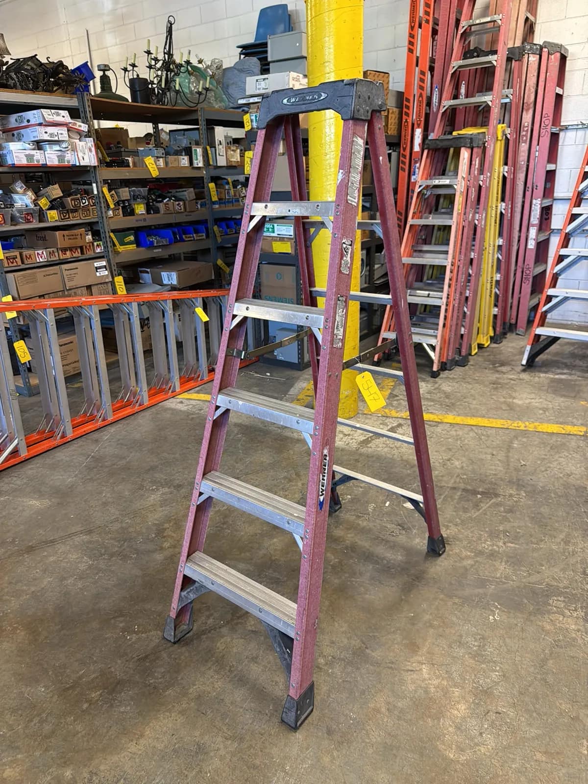 werner-6-fiberglass-ladder-4635c9