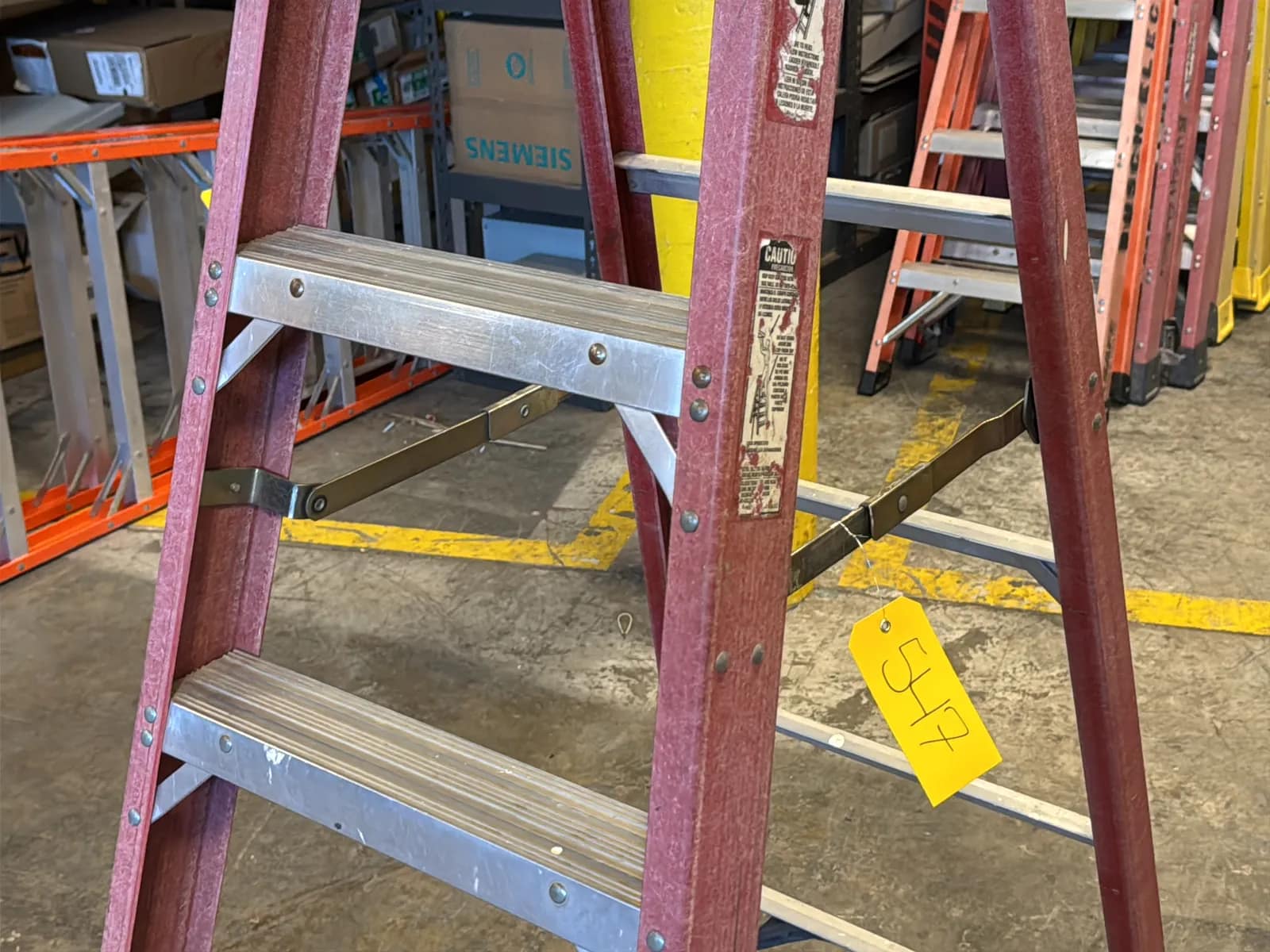 Werner 6’ Fiberglass Ladder, photo 3 of 6