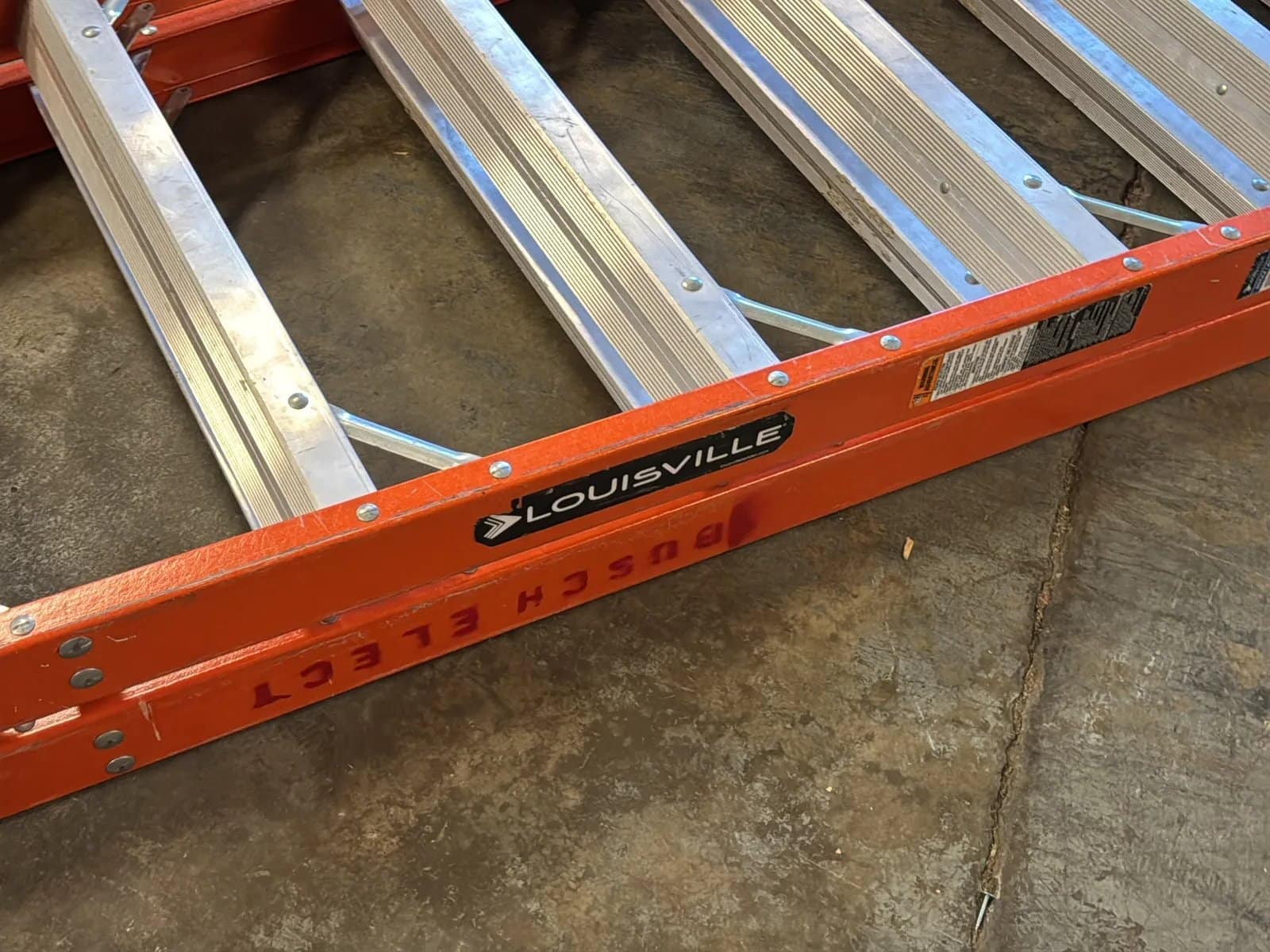 Louisville 20’ Fiberglass Ladder, photo 7 of 8
