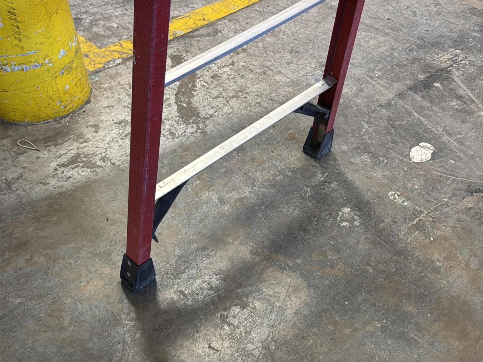 Werner 8’ Fiberglass Ladder, photo 7 of 7
