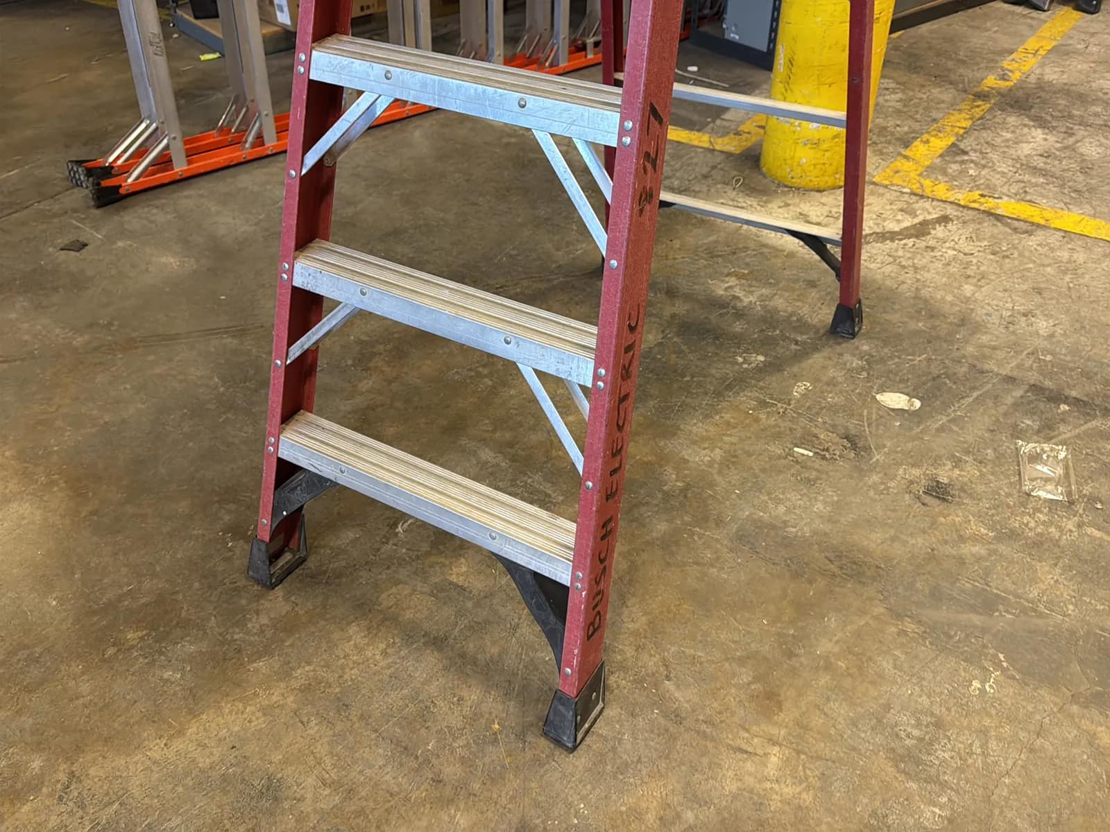 Werner 8’ Fiberglass Ladder, photo 2 of 7