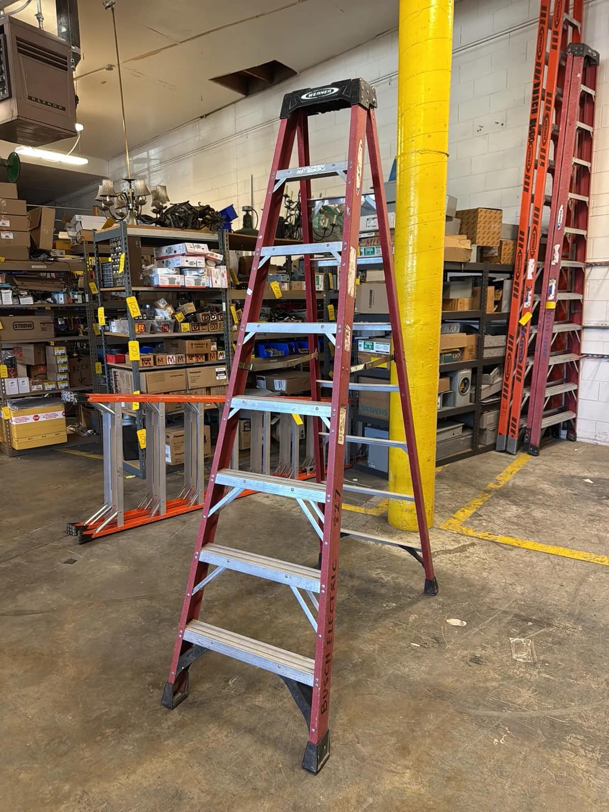 werner-8-fiberglass-ladder-6adca7