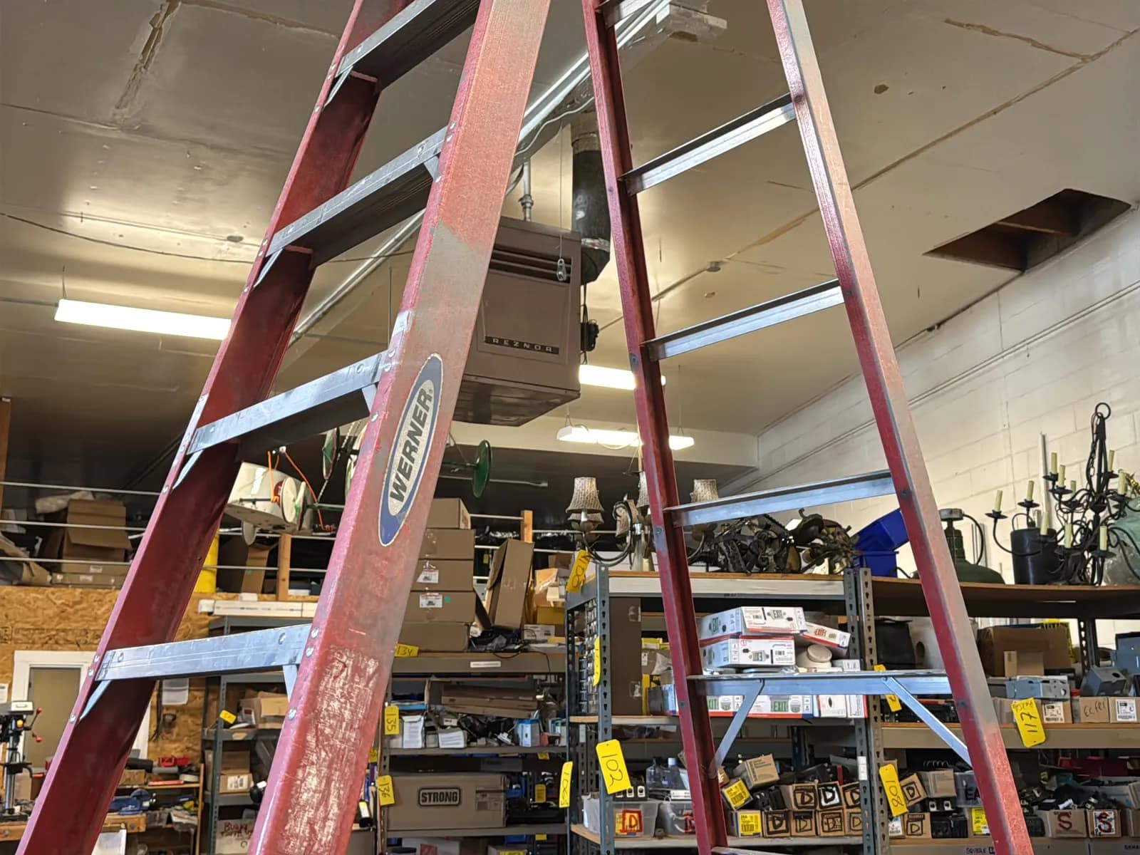 Werner 12’ Fiberglass Ladder, photo 6 of 6