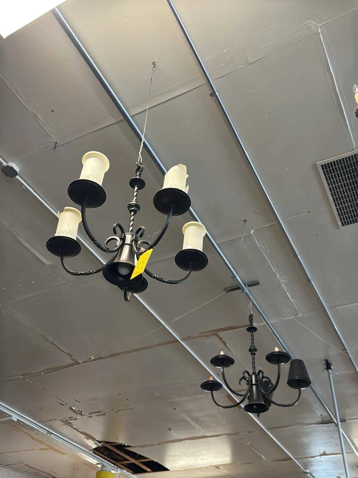 2-chandeliers-e5ceb1