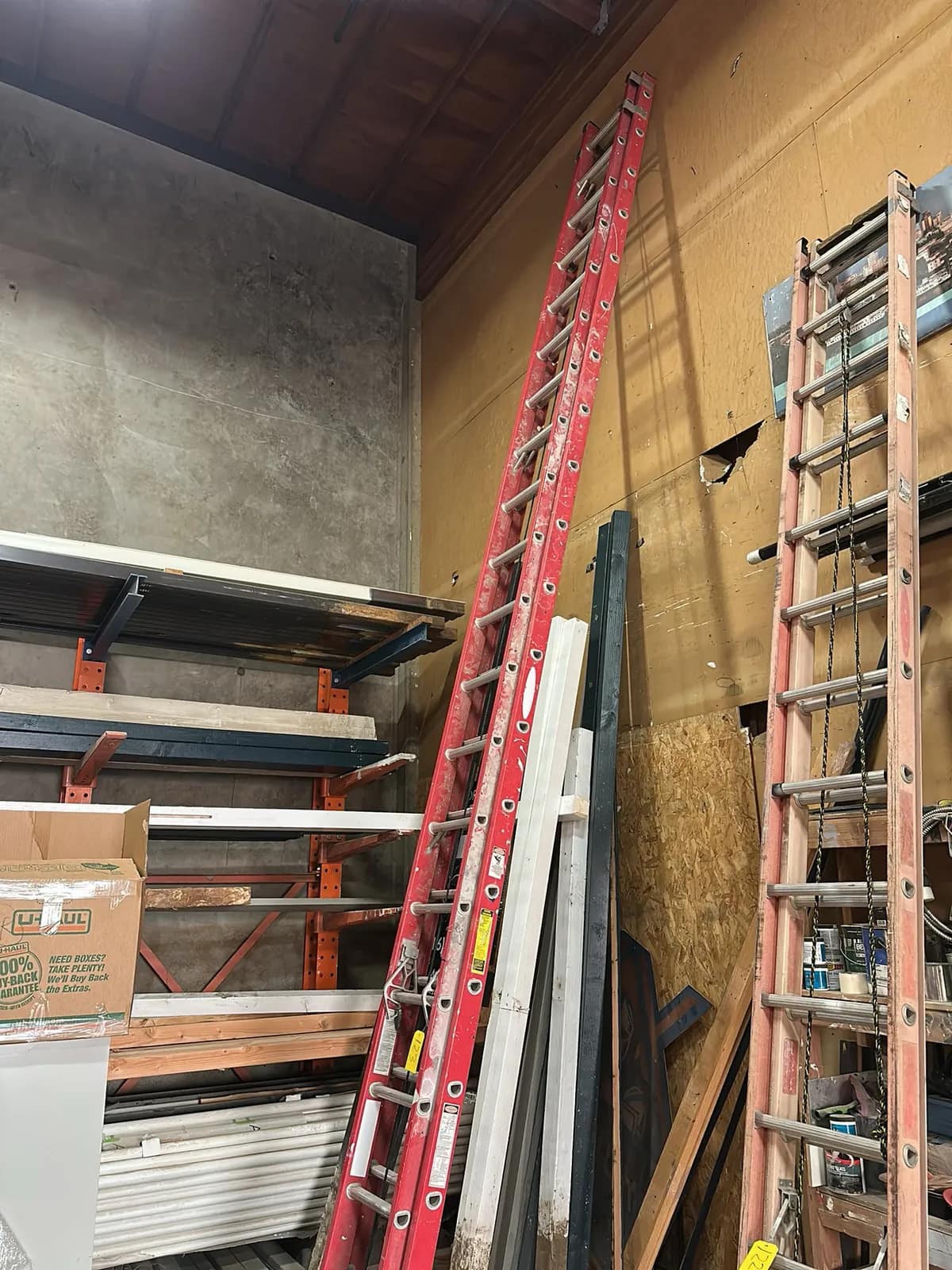 werner-37-fiberglass-extension-ladder-aa4832