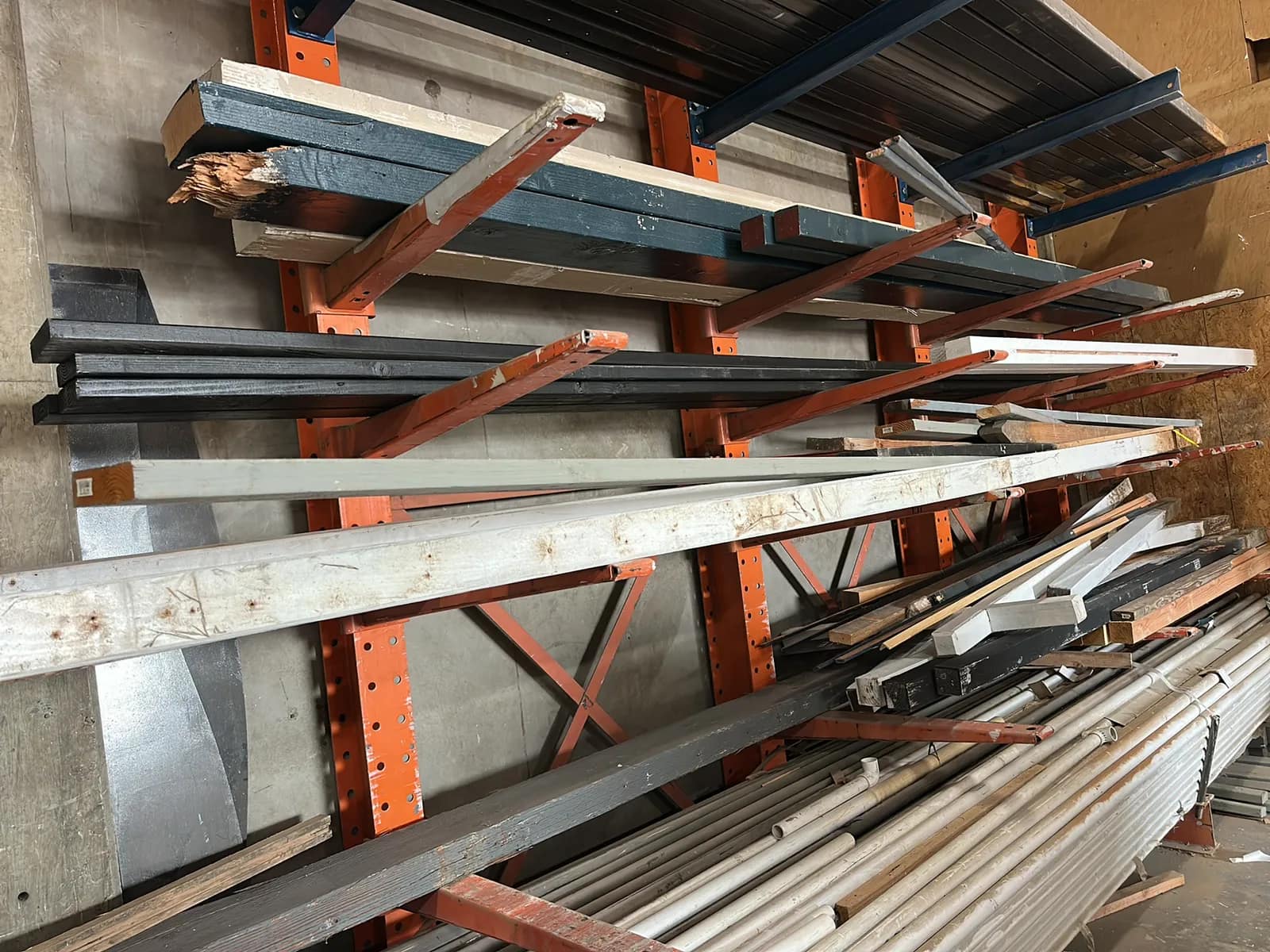 Contents of (4) Shelves Rack: Assorted Wood Beams, photo 5 of 9