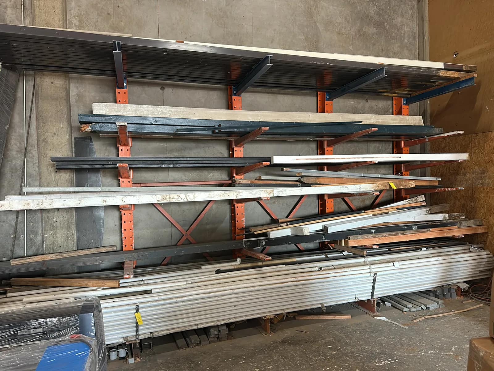 cantilever-rack-contents-not-included-9f1874