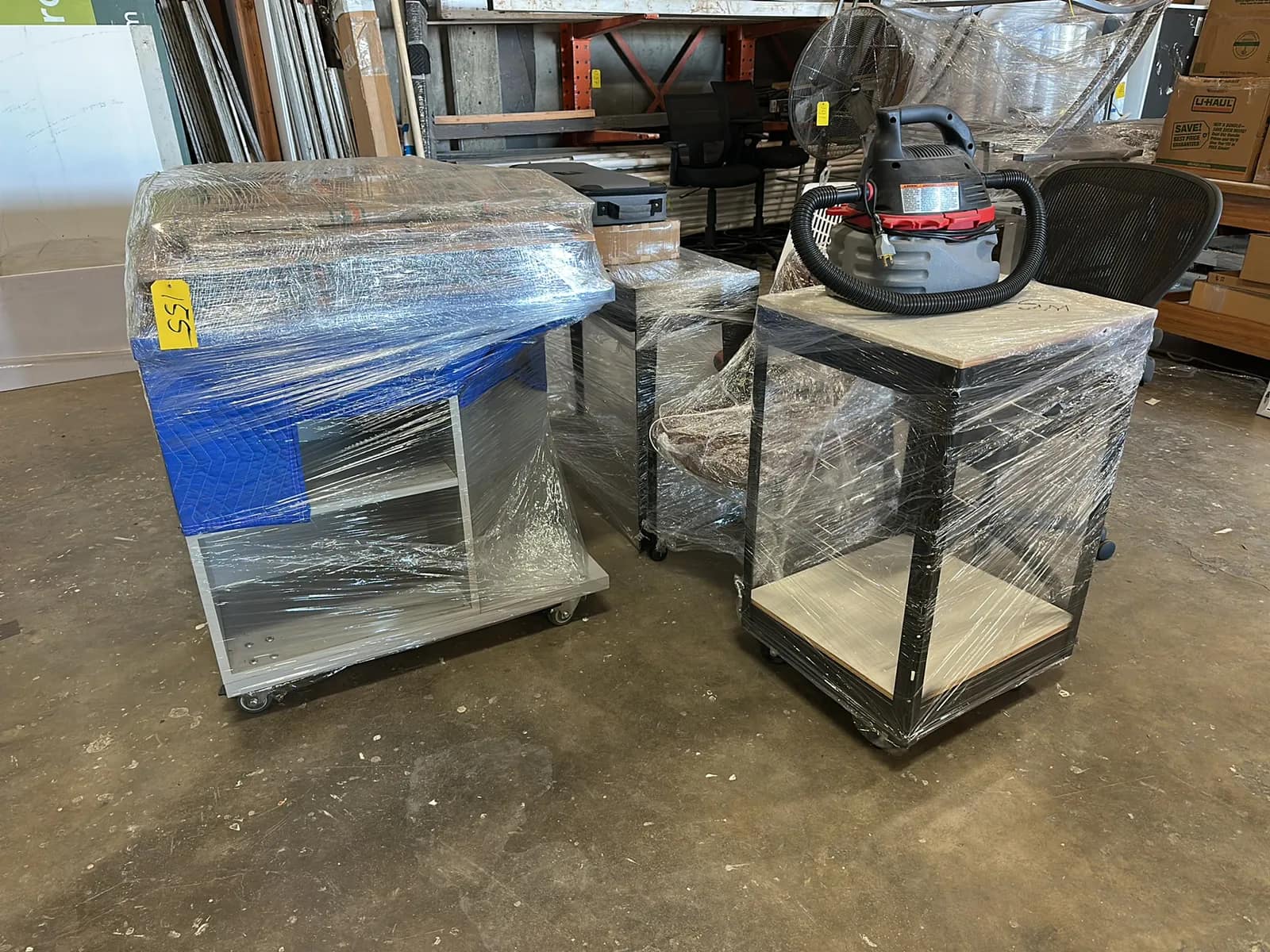 6-pieces-of-assorted-office-furniture-with-wet-dry-vacuum-40d283