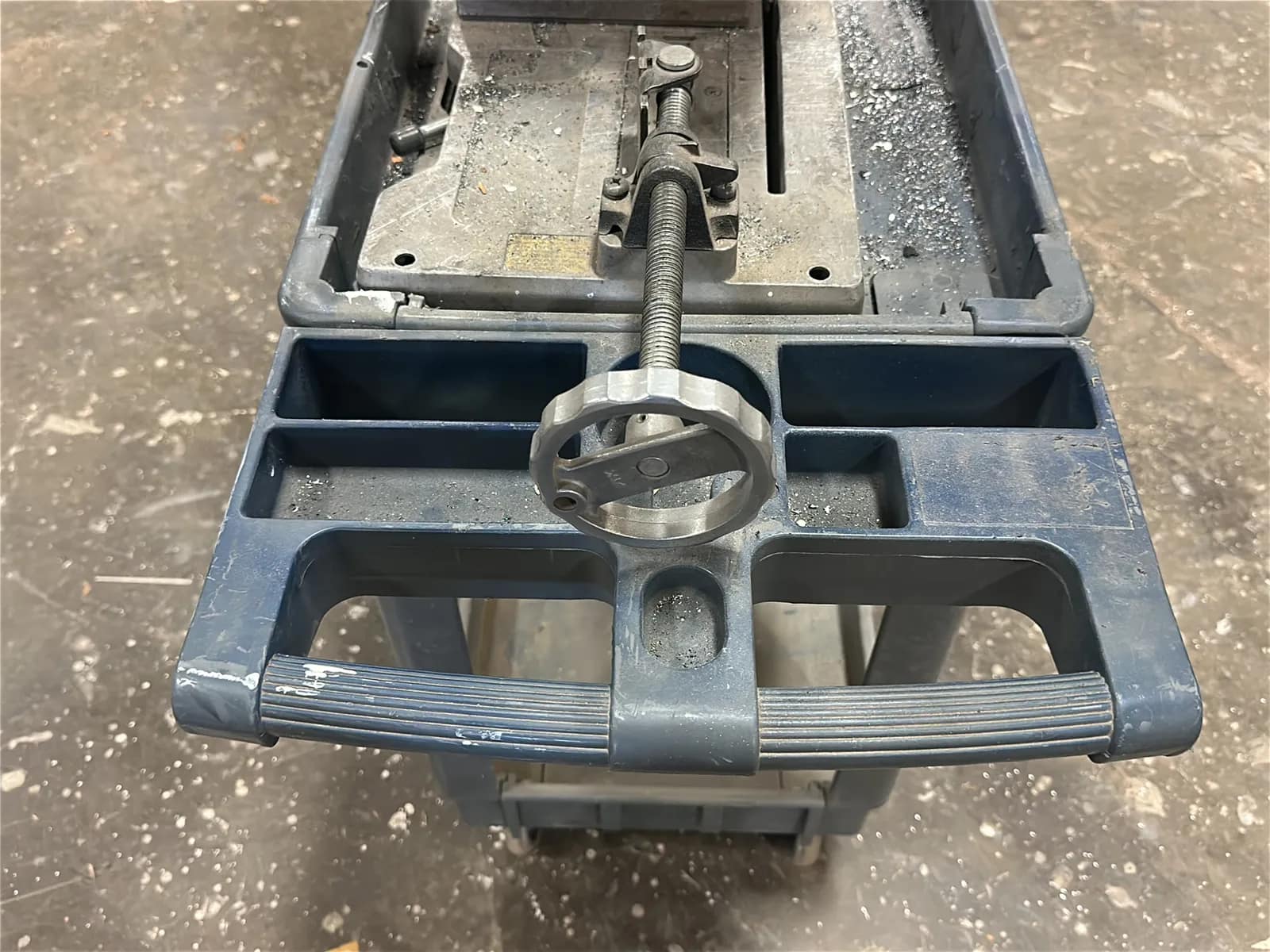 Makita 12” Chop Saw With Shop Cart, photo 4 of 6