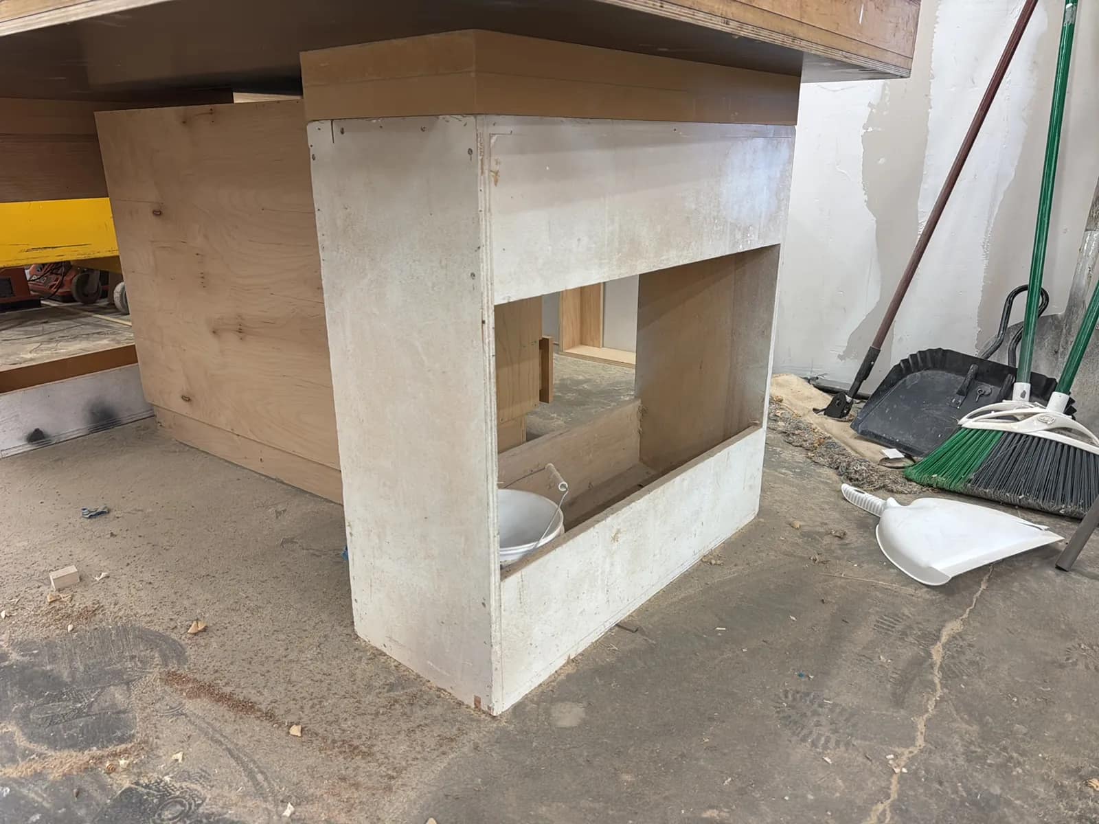 8’ Platform, photo 2 of 10