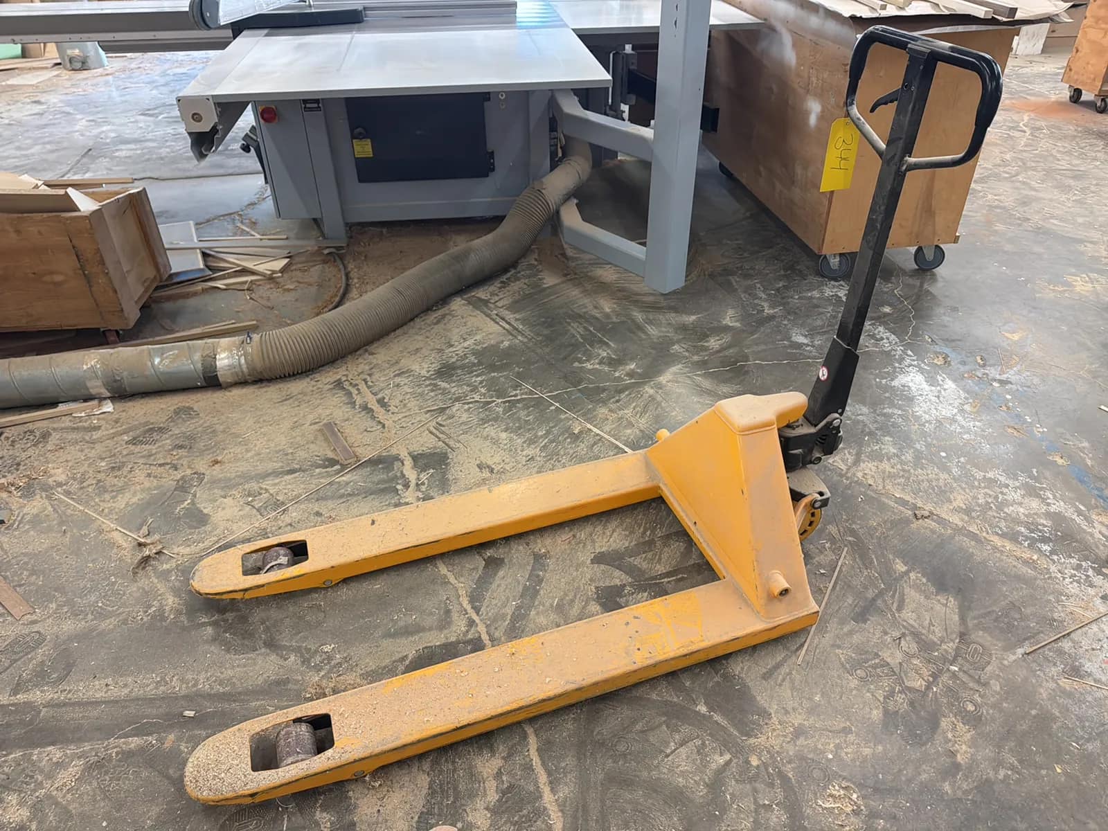 5,500lb Capacity Pallet Jack, photo 1 of 5
