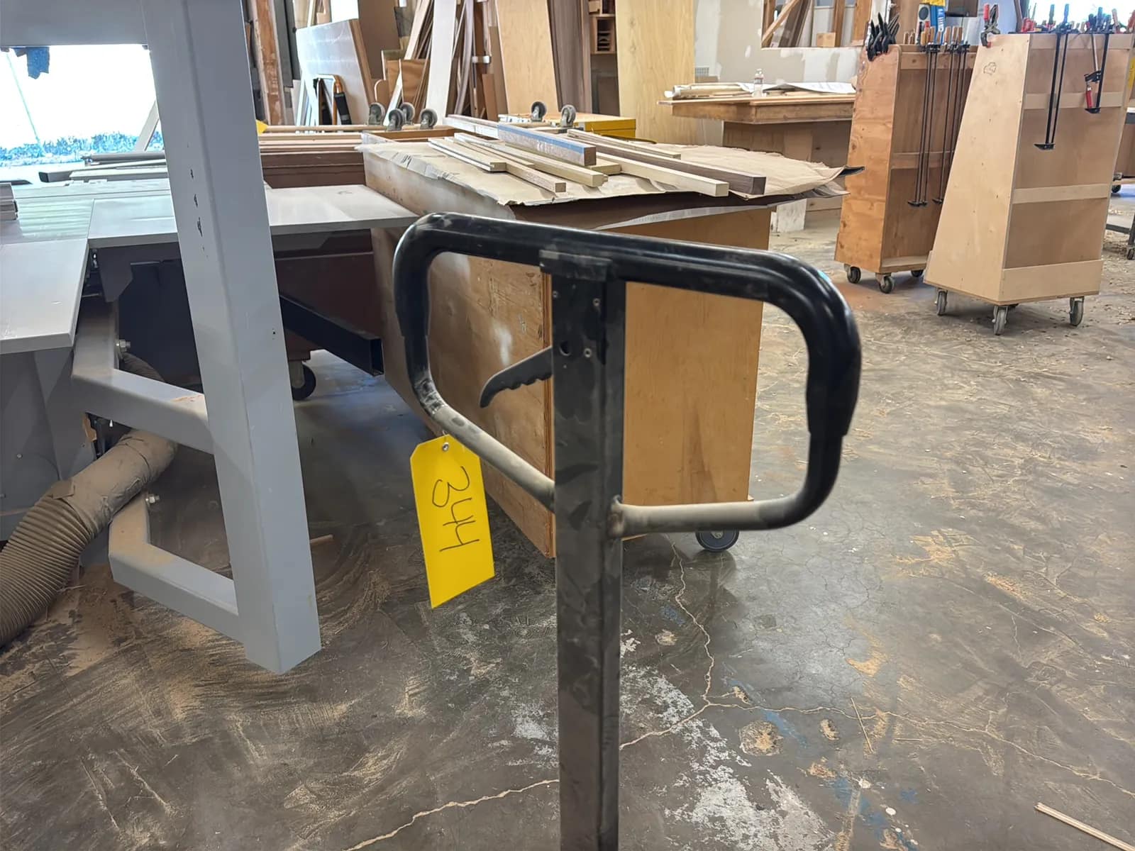 5,500lb Capacity Pallet Jack, photo 3 of 5