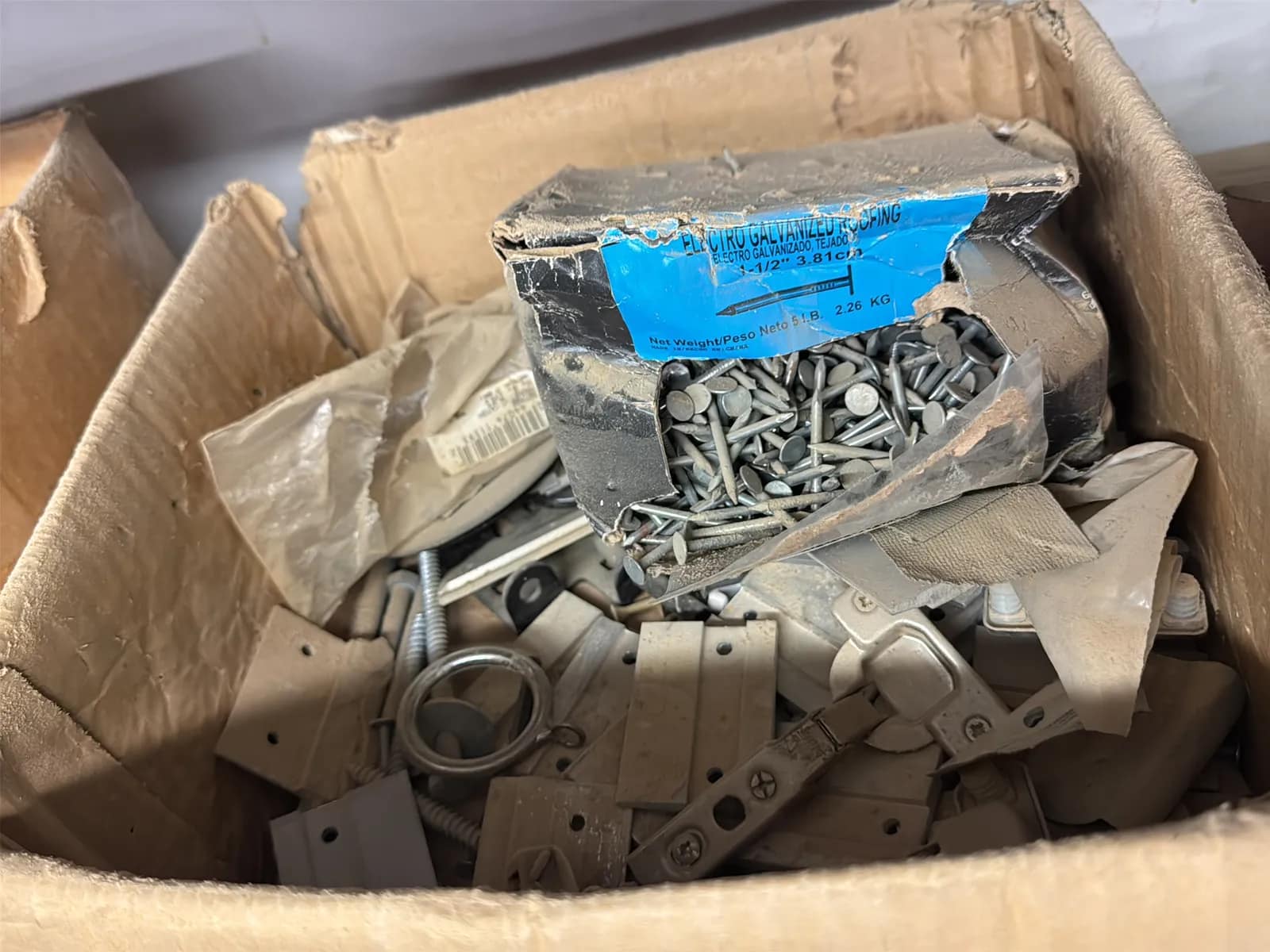 Contents Of Shelves: Cabinet Hardware, Tools, Hardware, Casters, Wire Mesh, Pivot Hinges, And More, photo 11 of 28