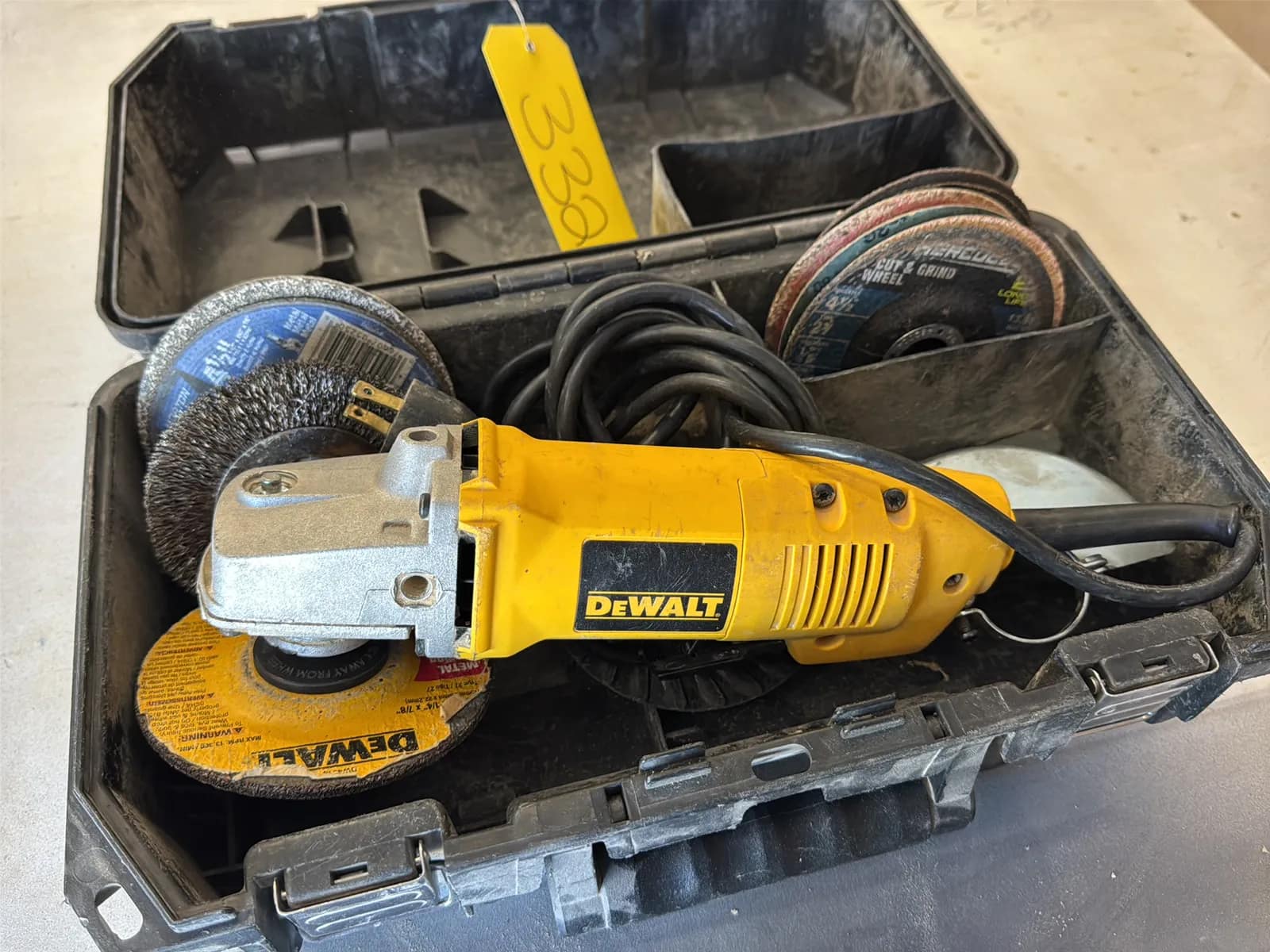 DeWalt 4.5” Angle Grinder, photo 1 of 8