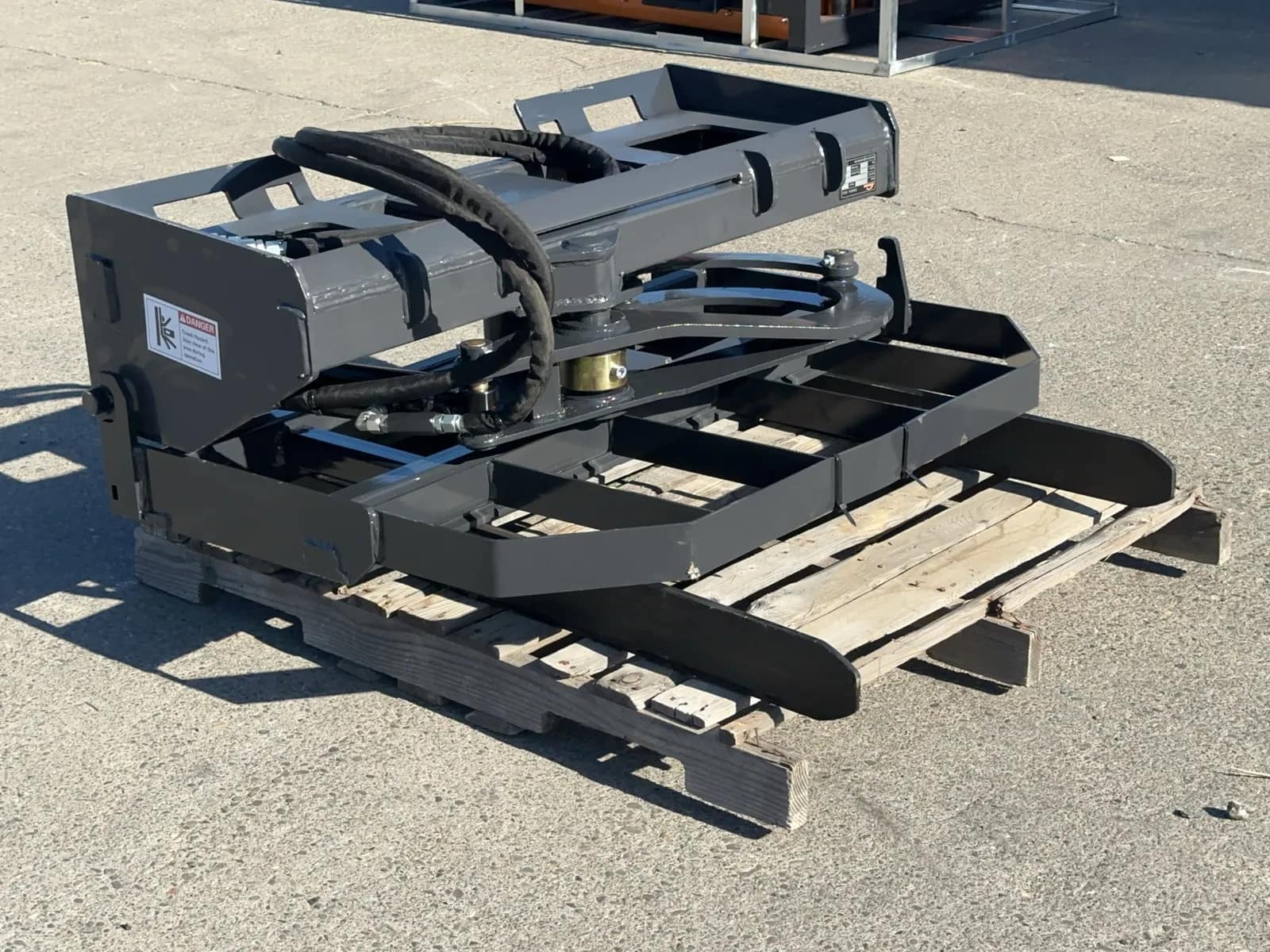 2026 Arteer RPT-42L Rotating Hydraulic Skid Steer Fork Attachment (Unused), photo 6 of 15