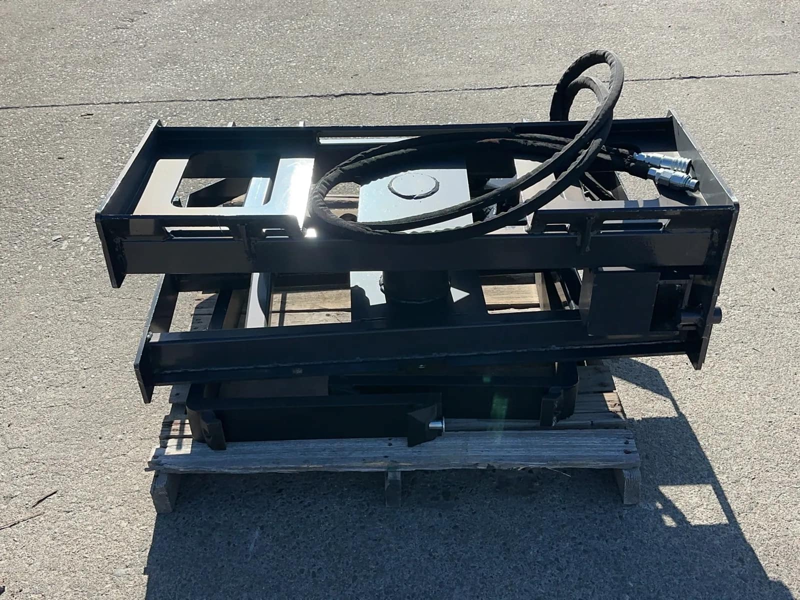 2026 Arteer RPT-42L Rotating Hydraulic Skid Steer Fork Attachment (Unused), photo 9 of 15