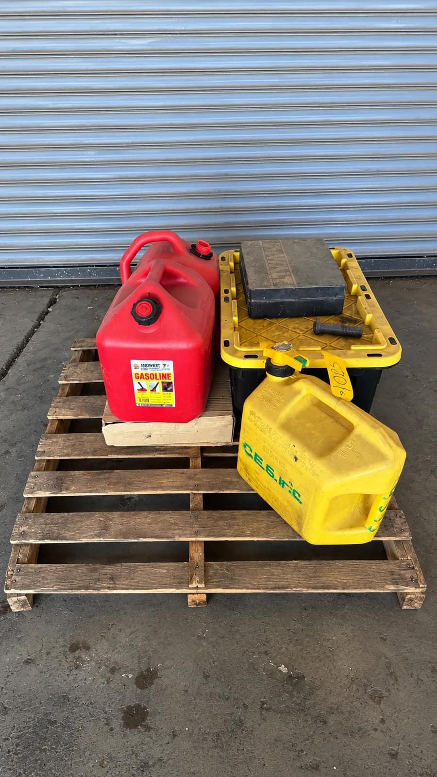 pallet-of-assorted-tools-gas-tank-and-cleaning-supplies-muh5n7g8