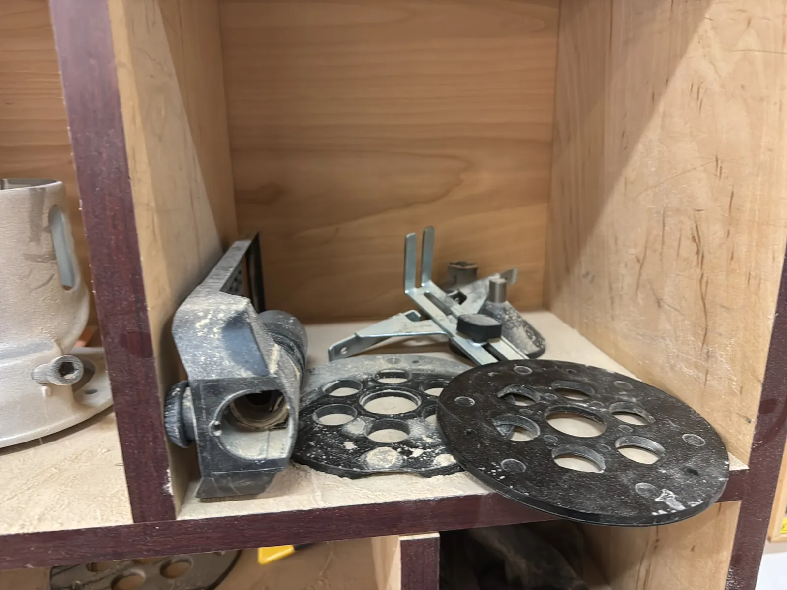 Rolling Cabinet And Wall Mounted Cabinet With Contents: Assorted Router Accessories, Woodworking Tools And More, photo 5 of 11