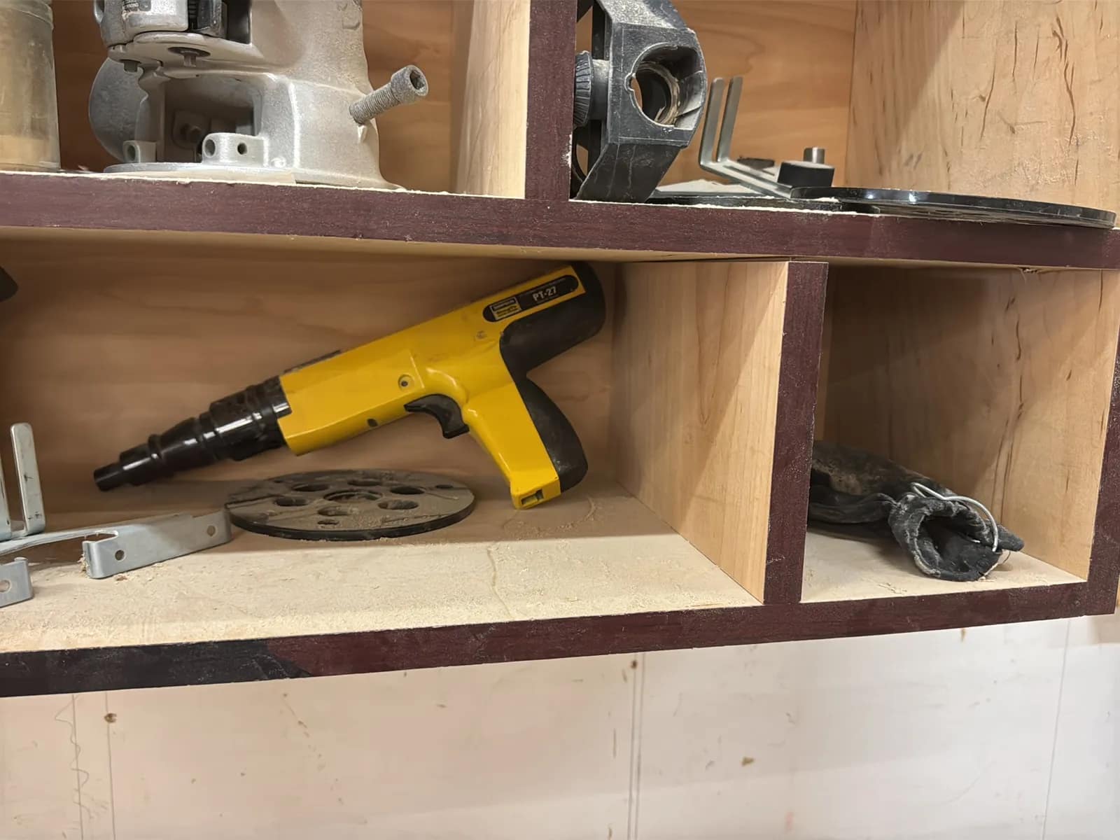 Rolling Cabinet And Wall Mounted Cabinet With Contents: Assorted Router Accessories, Woodworking Tools And More, photo 10 of 11