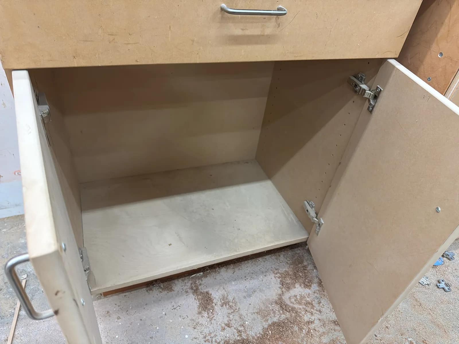 Assorted Cabinets And Contents, photo 4 of 14