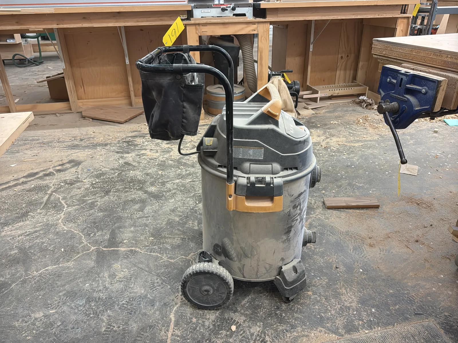 Ridgid 6.5HP 16 Gallon Shop Vacuum, photo 4 of 7