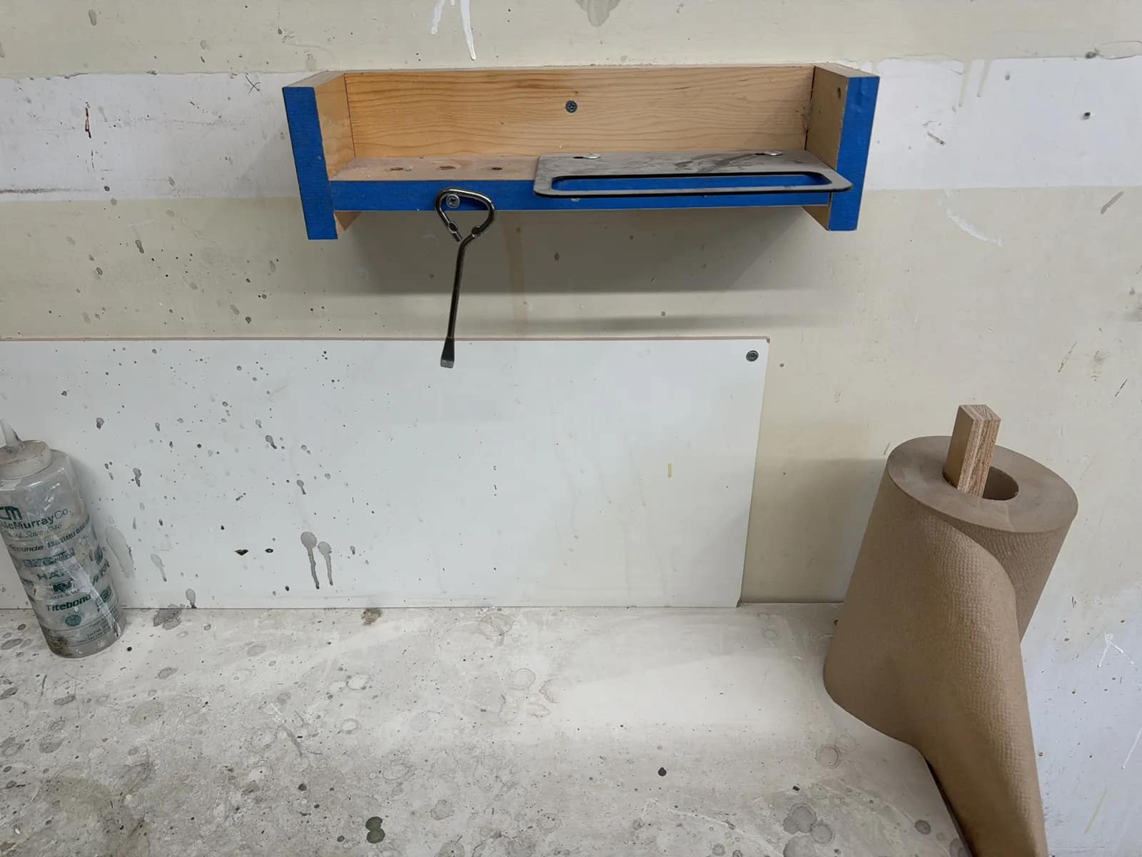 (2) Cabinets With Contents And Wall Mounted Organizers, photo 9 of 11