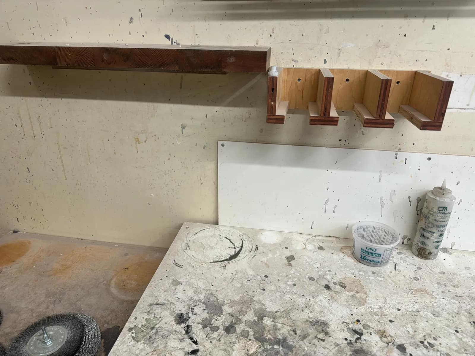 (2) Cabinets With Contents And Wall Mounted Organizers, photo 10 of 11