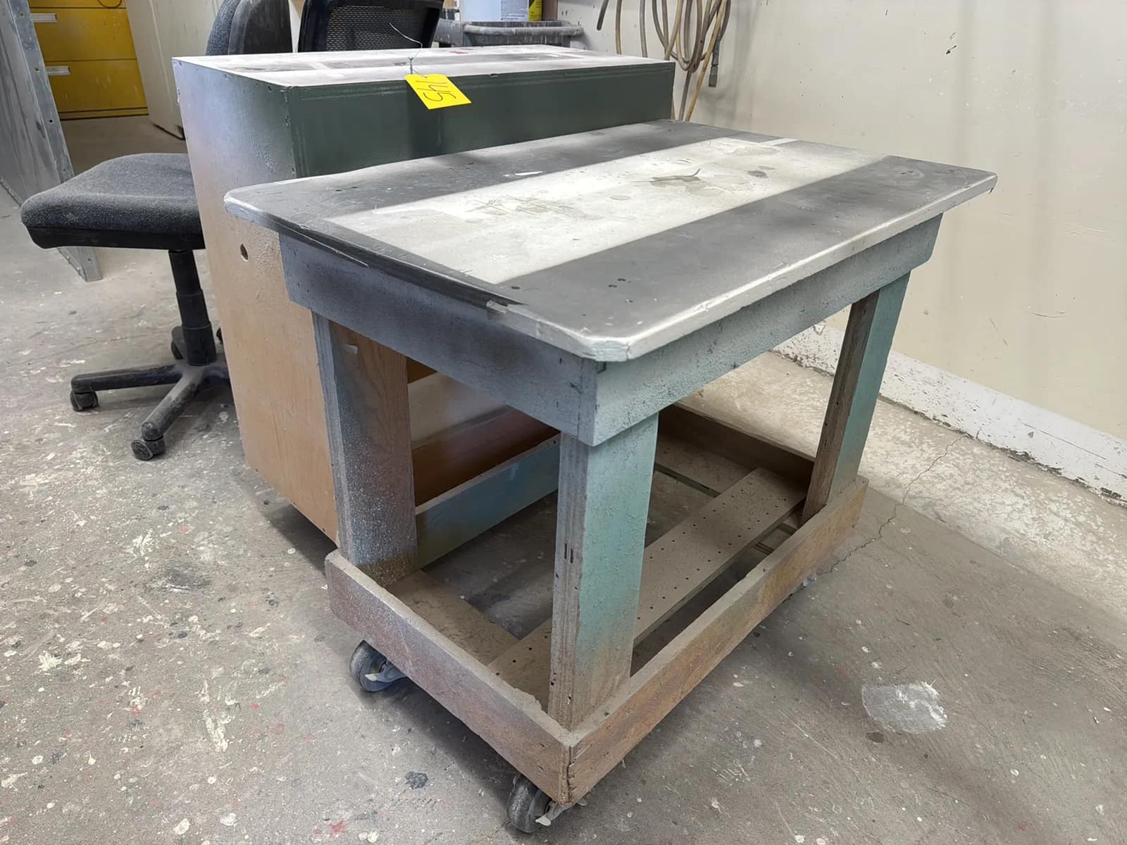 (2) Rolling Shop Carts, photo 3 of 9