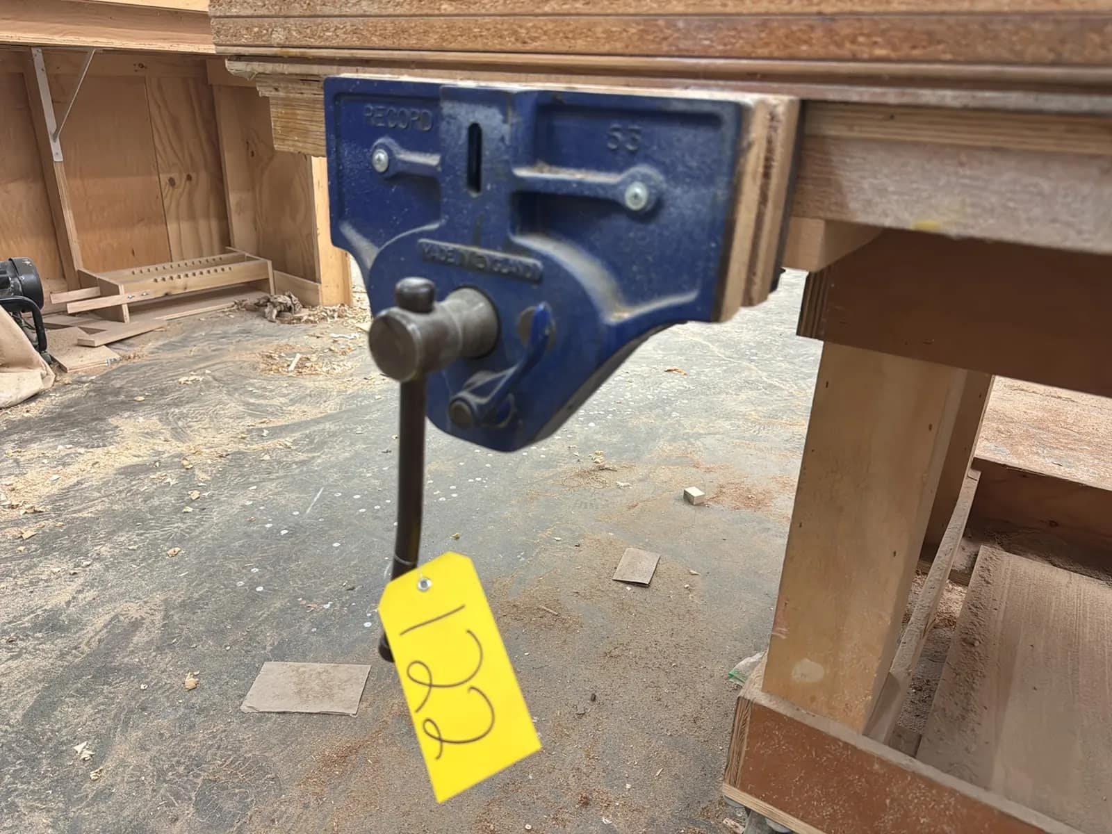 record-53-10-wood-vise-mu7is5uh