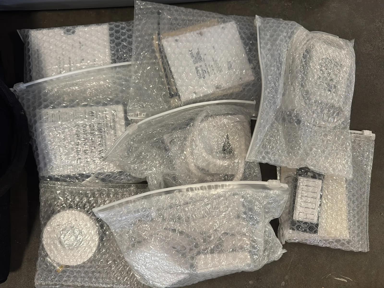 Contents Of Bin: Lutron Homewqrks QS Components, Samples, Bags And More, photo 3 of 18
