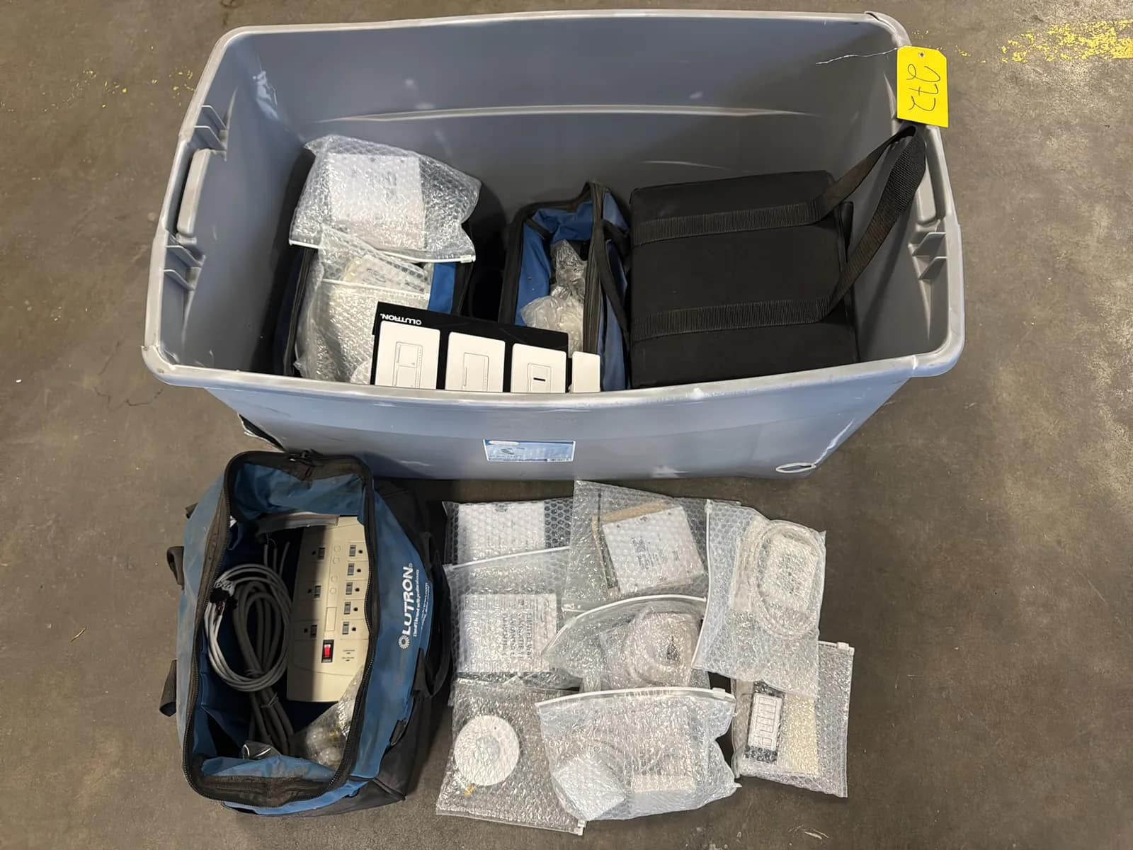 contents-of-bin-lutron-homewqrks-qs-components-samples-bags-and-more-d5c3bc