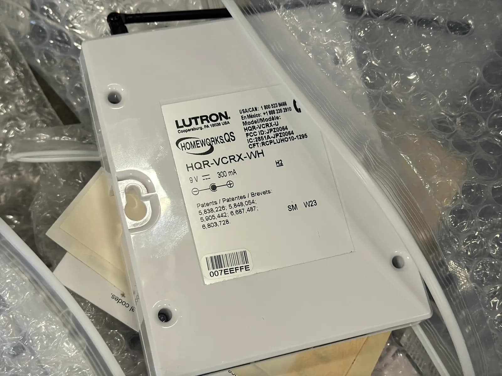 Contents Of Bin: Lutron Homewqrks QS Components, Samples, Bags And More, photo 4 of 18