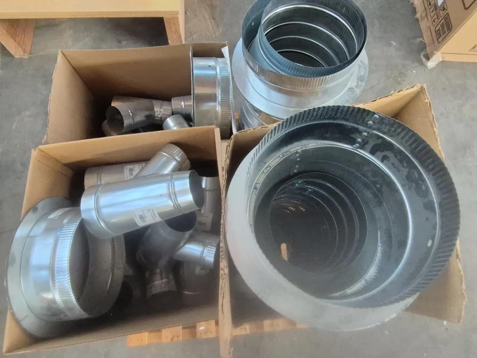 contents-of-pallet-assortment-of-light-gauge-steel-fcbc8a