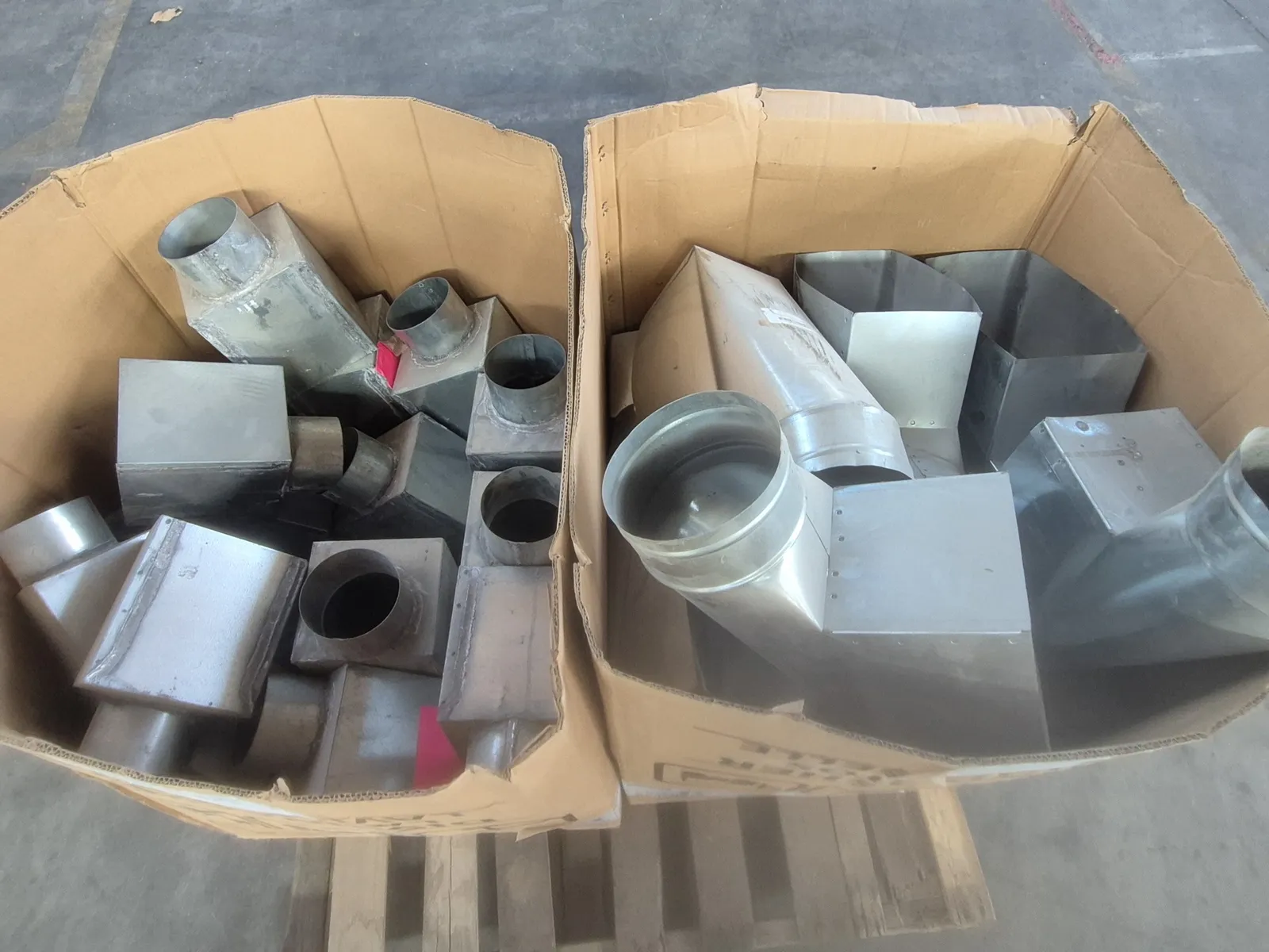 contents-of-pallet-assortment-of-light-gauge-steel-765aad