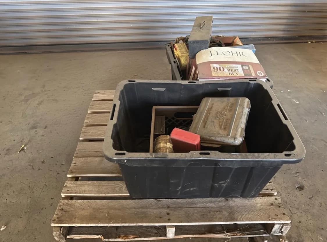 contents-of-bins-tools-books-parts-and-more-mun9l6uh
