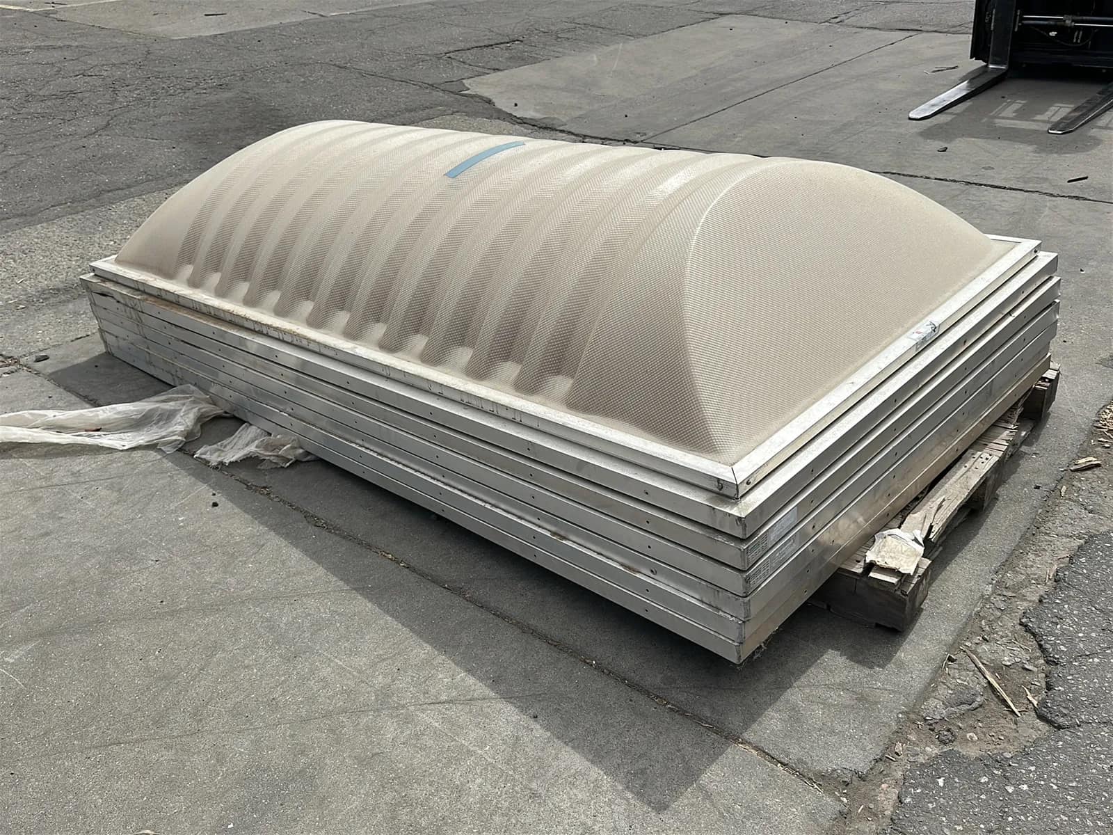 (6) SunOptics Fiberglass Skylights, photo 3 of 6