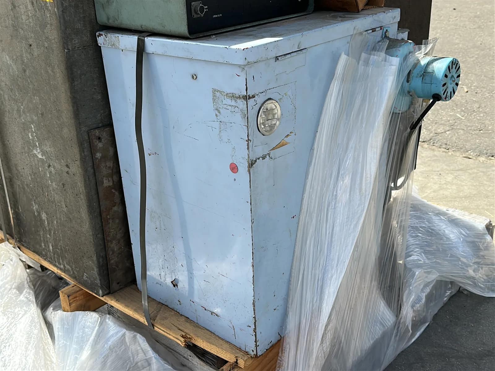 Contents Of Pallet: Kennedy Tool Box, Assorted Hardware, Used Lubrication Oil Container, And More, photo 6 of 9