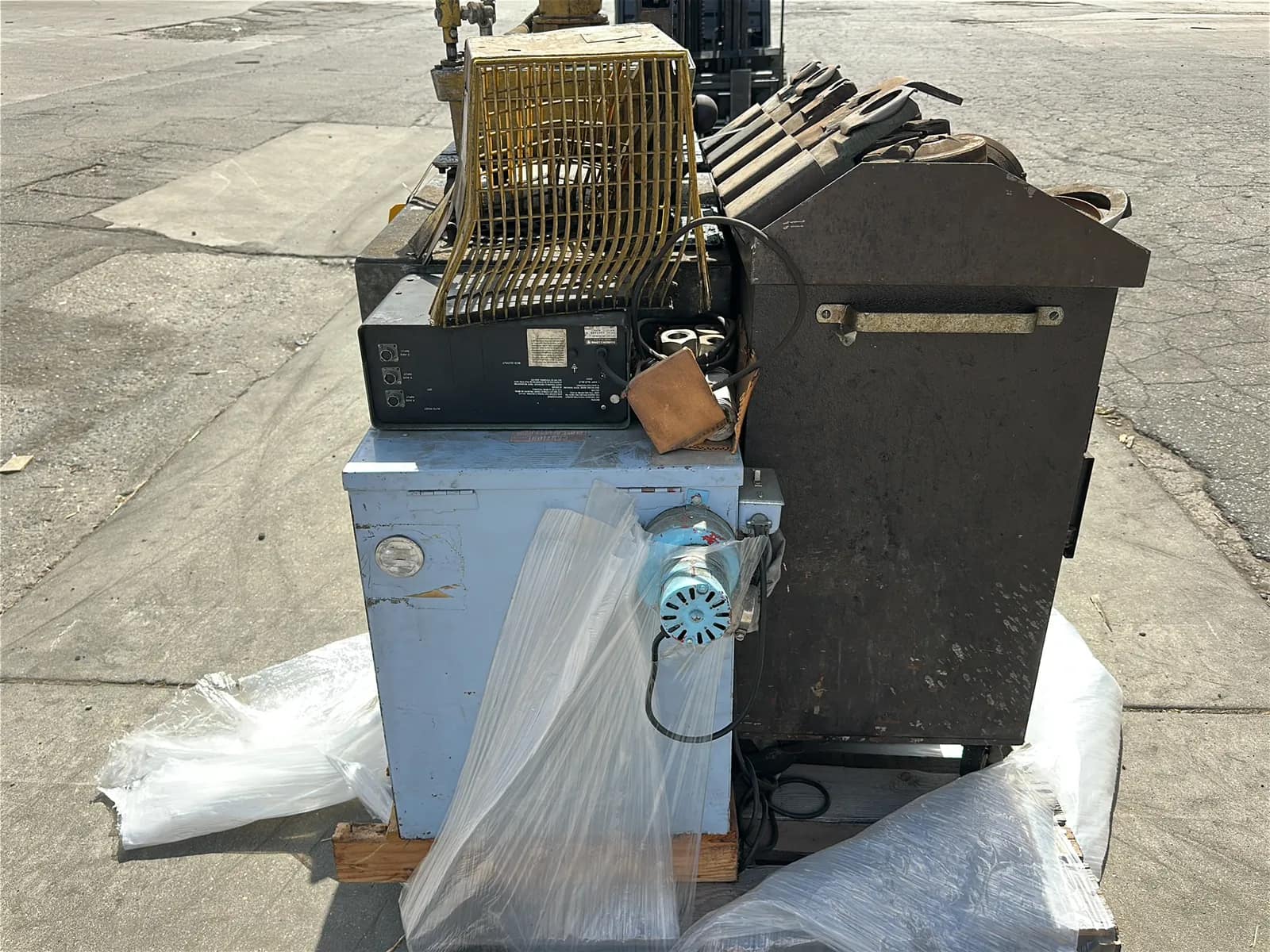 Contents Of Pallet: Kennedy Tool Box, Assorted Hardware, Used Lubrication Oil Container, And More, photo 7 of 9