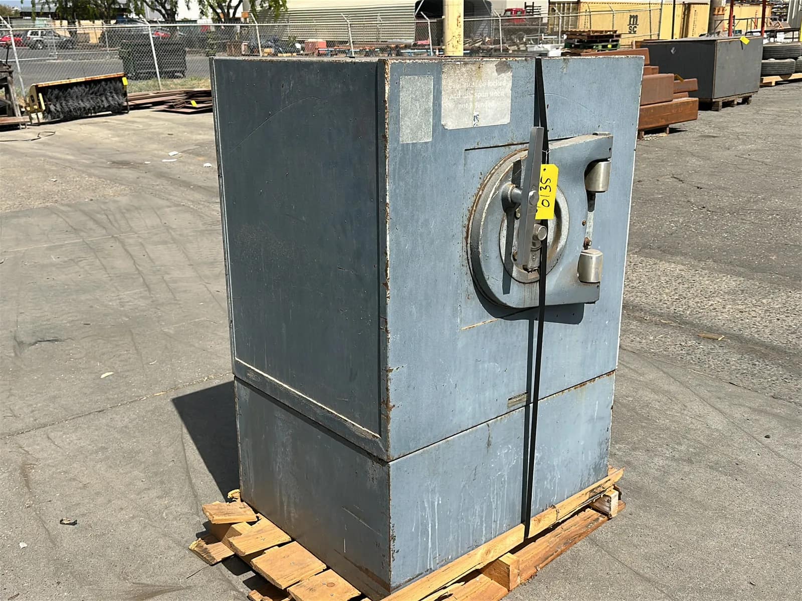 Mosler Safe Co. Commercial Door Safe, photo 3 of 7