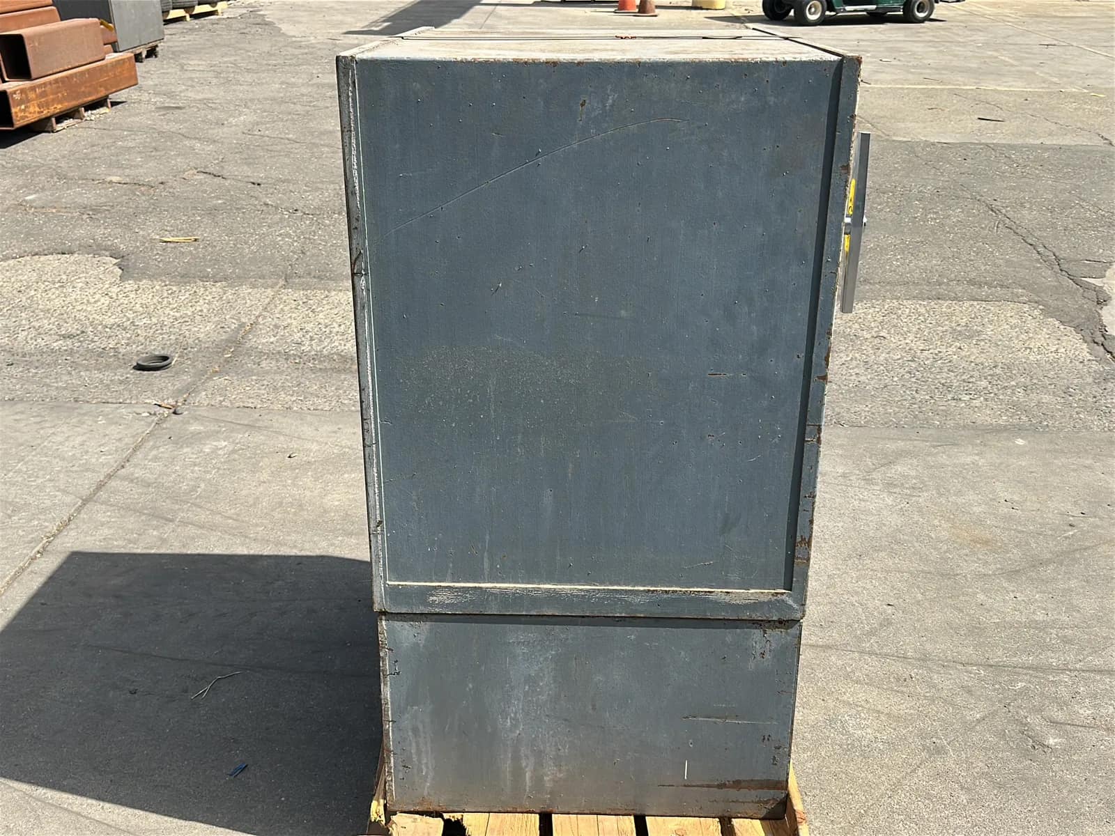 Mosler Safe Co. Commercial Door Safe, photo 4 of 7