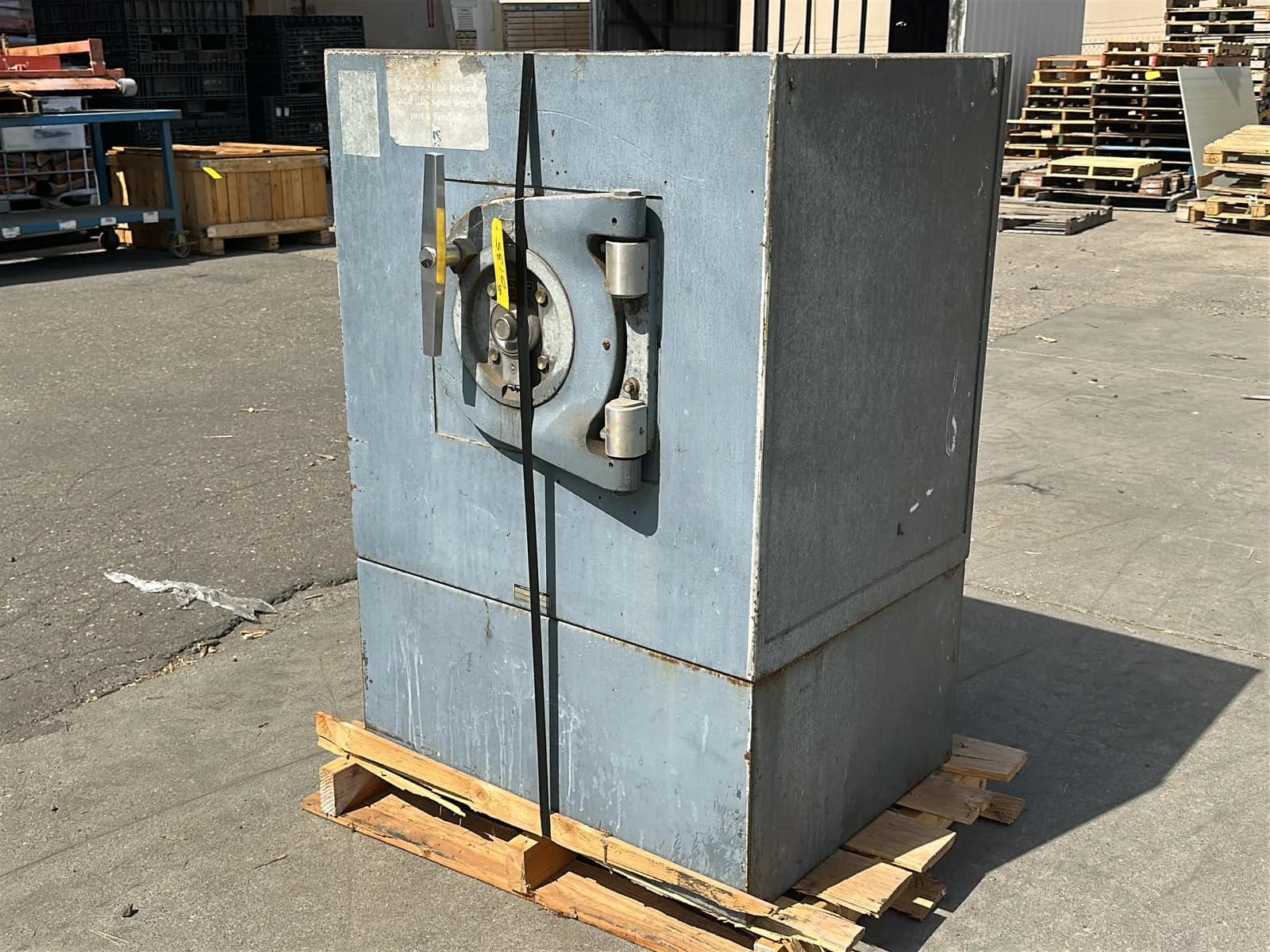 Mosler Safe Co. Commercial Door Safe, photo 1 of 7