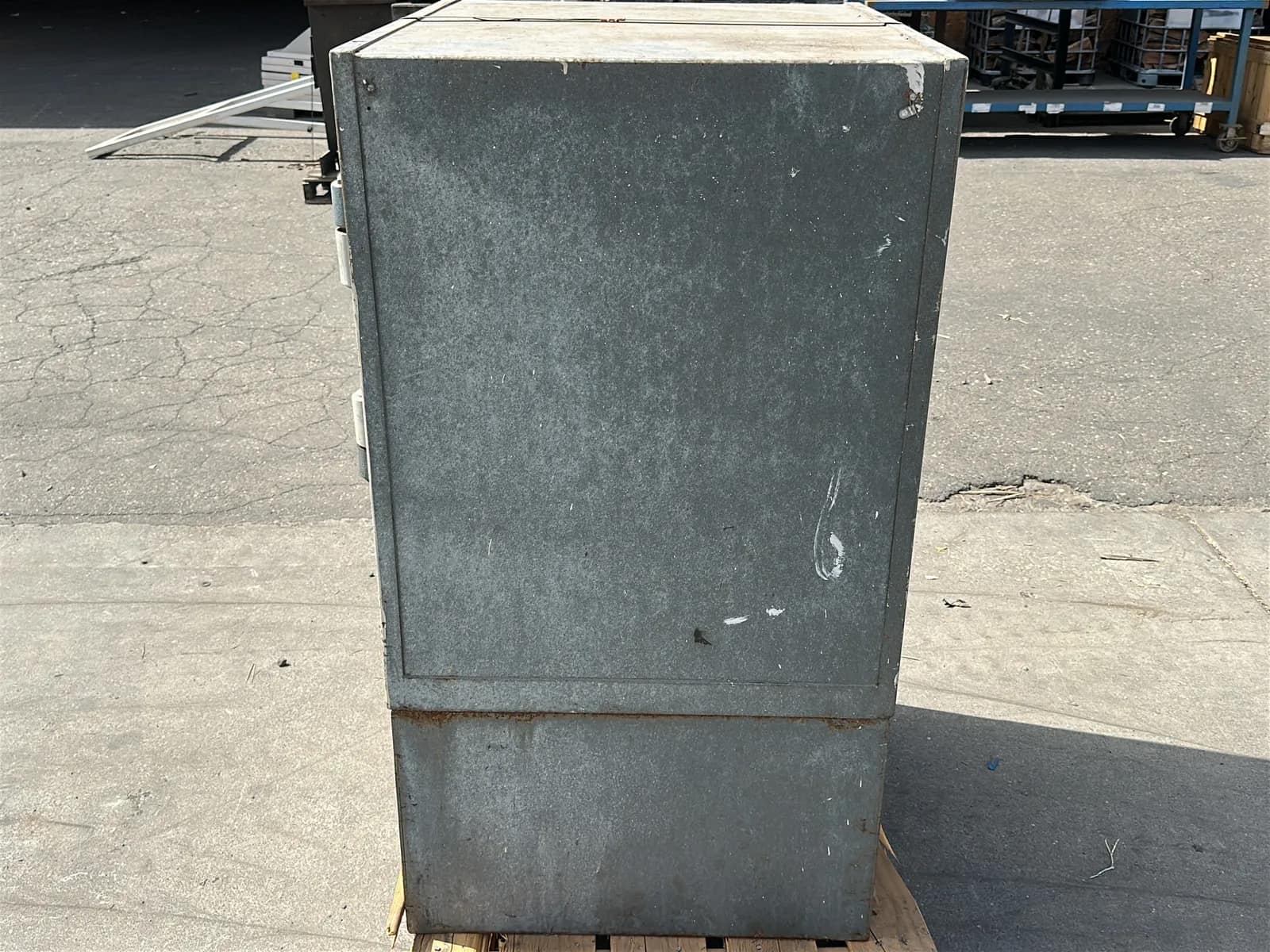 Mosler Safe Co. Commercial Door Safe, photo 6 of 7