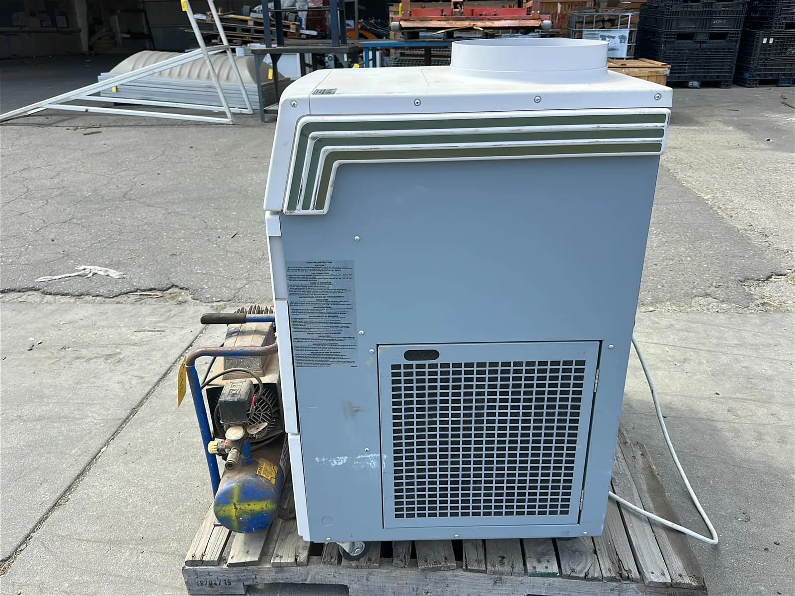 Contents Of Pallet: MovinCool Office Pro 18, Air Tool Store Air Compressor, Keal Case, And More, photo 4 of 7