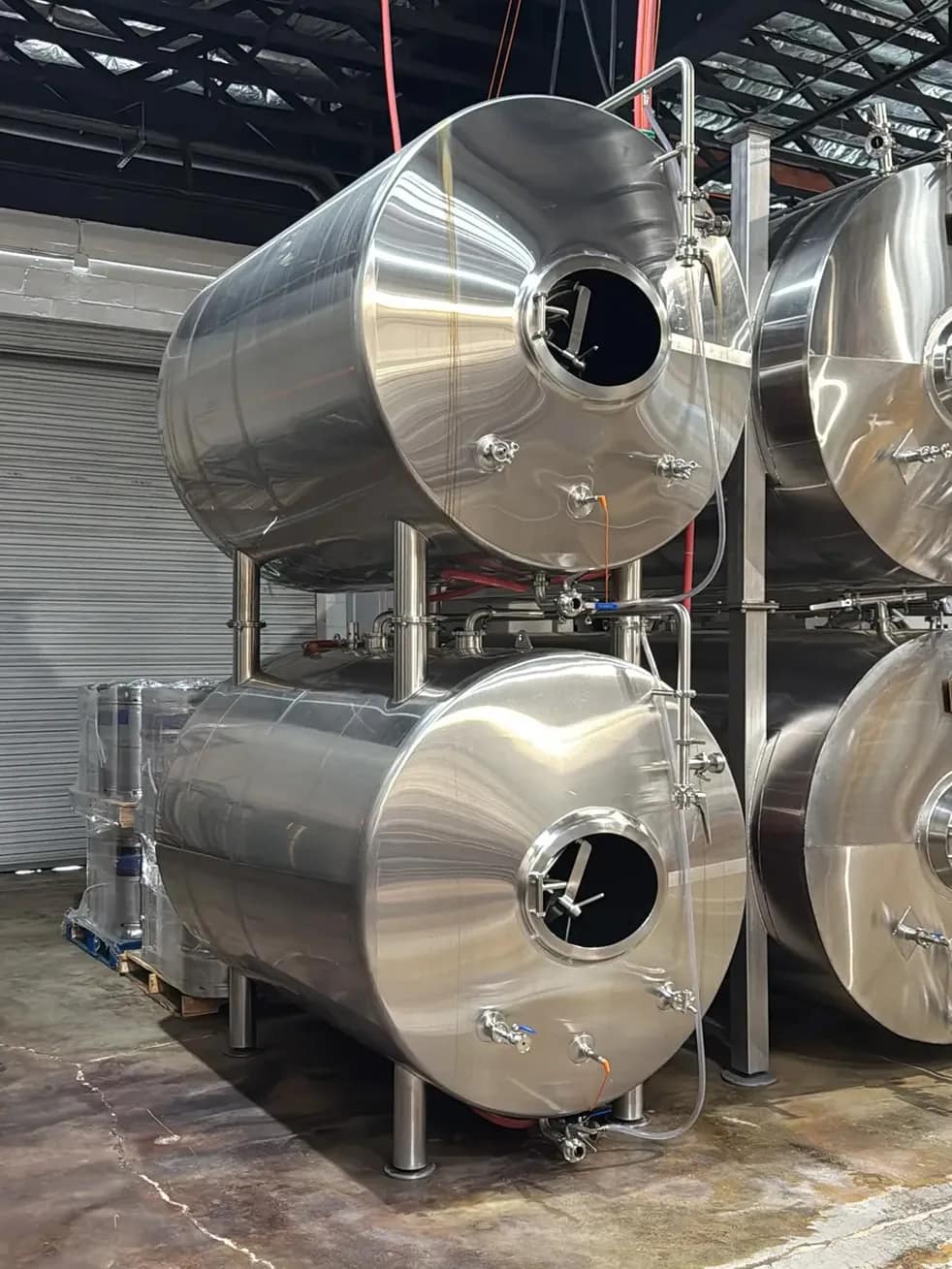 2-20-bbl-stainless-steel-jacketed-horizontal-lagering-tanks-mugh490p