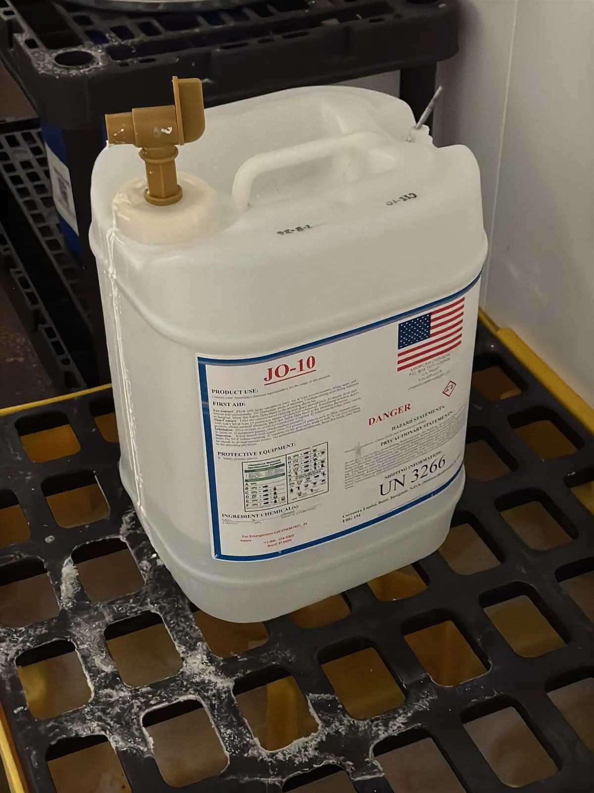 Chemical Station With Spill Containment Platform and (2) Shelving Units, photo 8 of 10