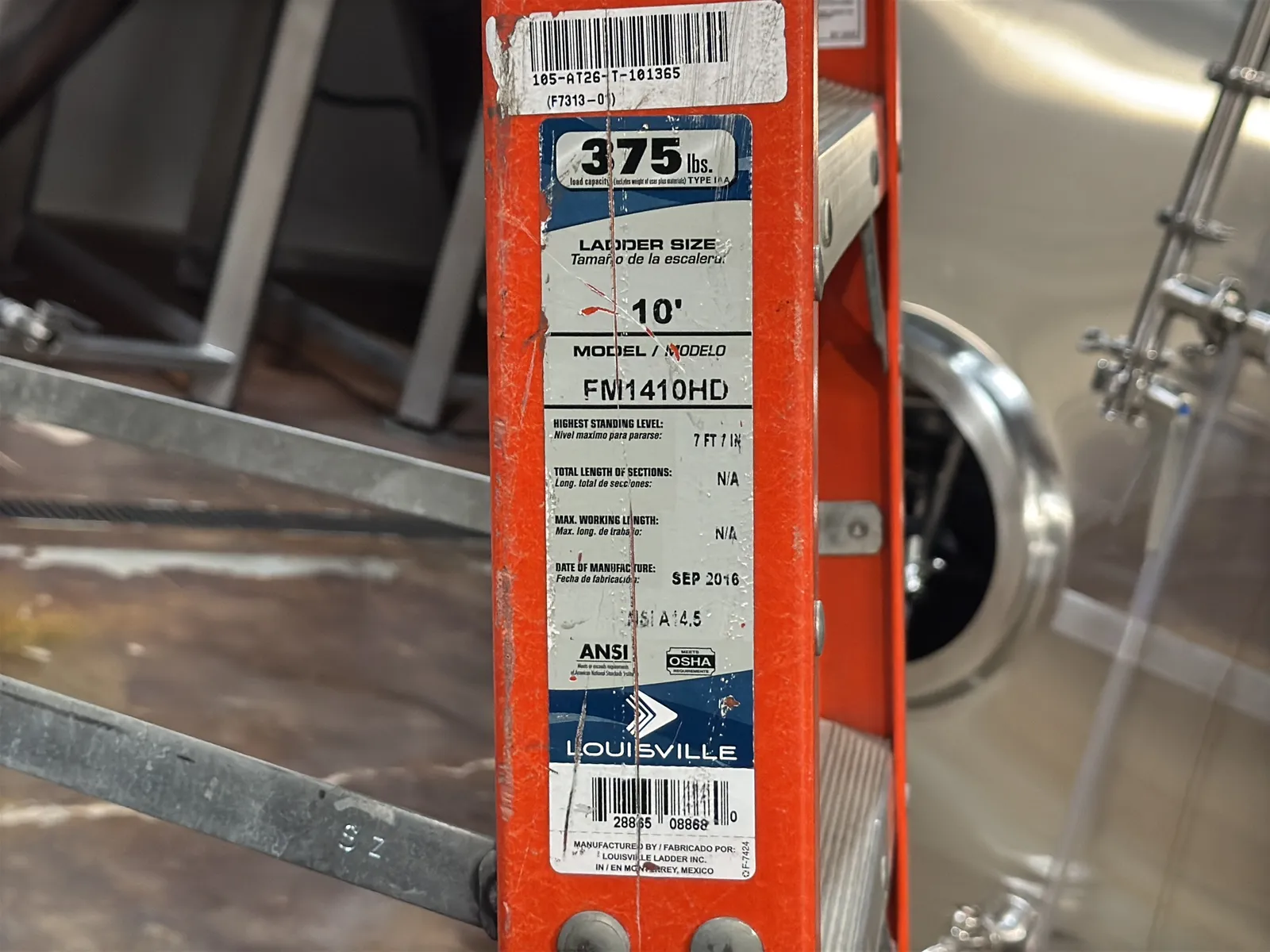 Louisville 10’ Fiberglass Ladder, photo 7 of 8