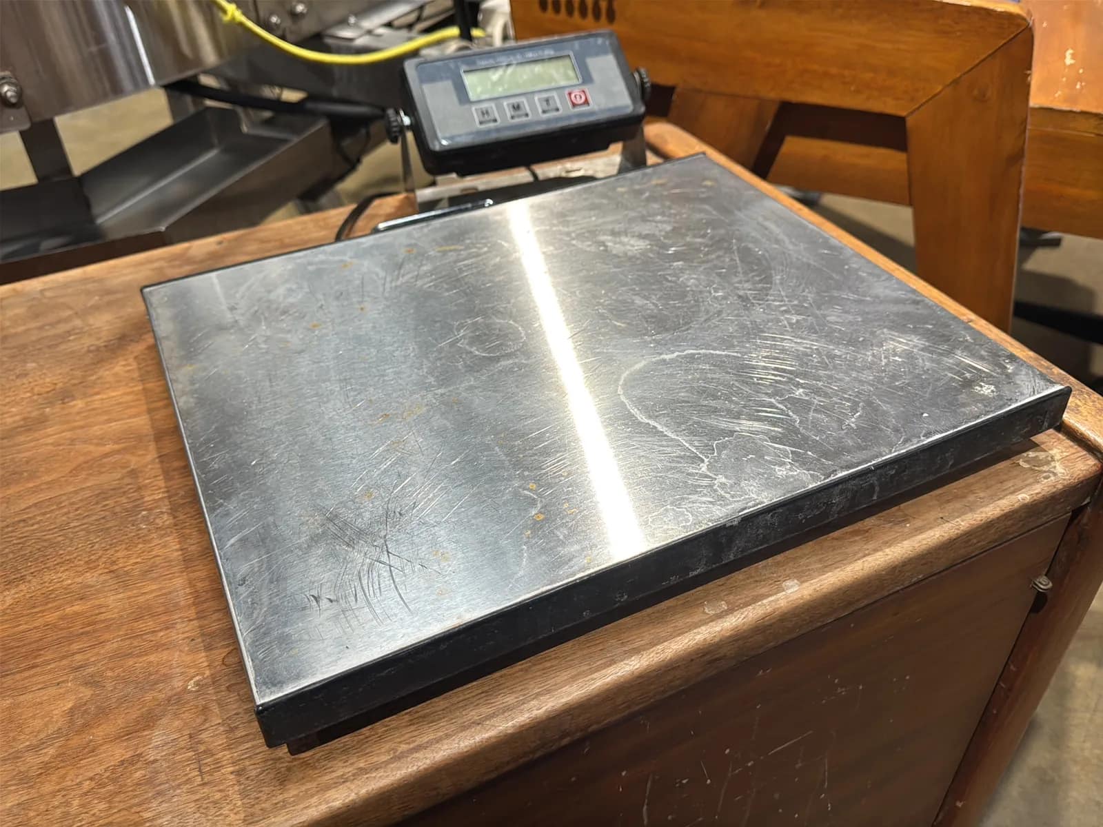 400lb Capacity Scale, photo 2 of 4